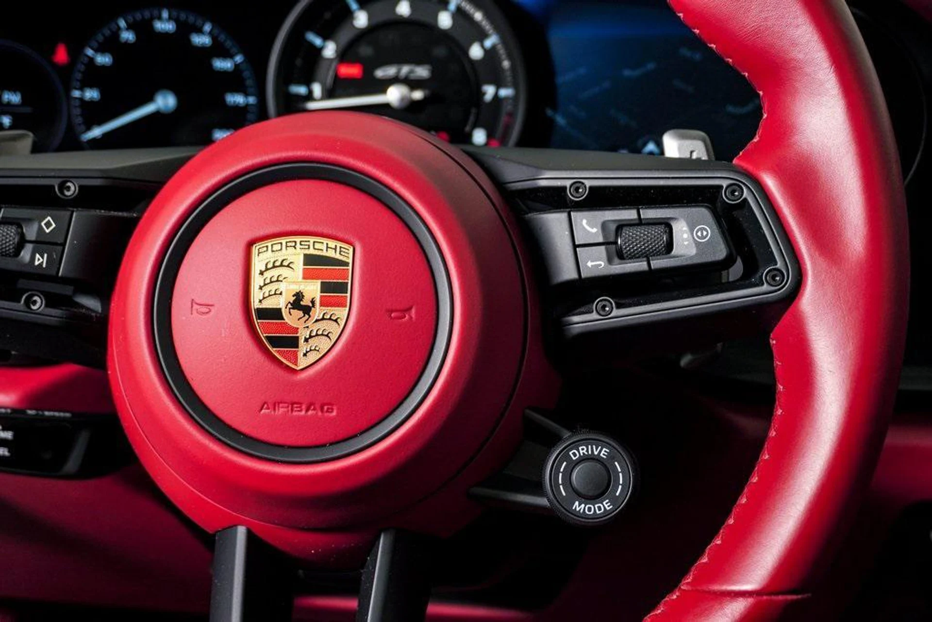 mph021_2067456929_x_Tf_aa_DE_1_V7f_F_Iua_ED_Ncb32edk_2985f449b6