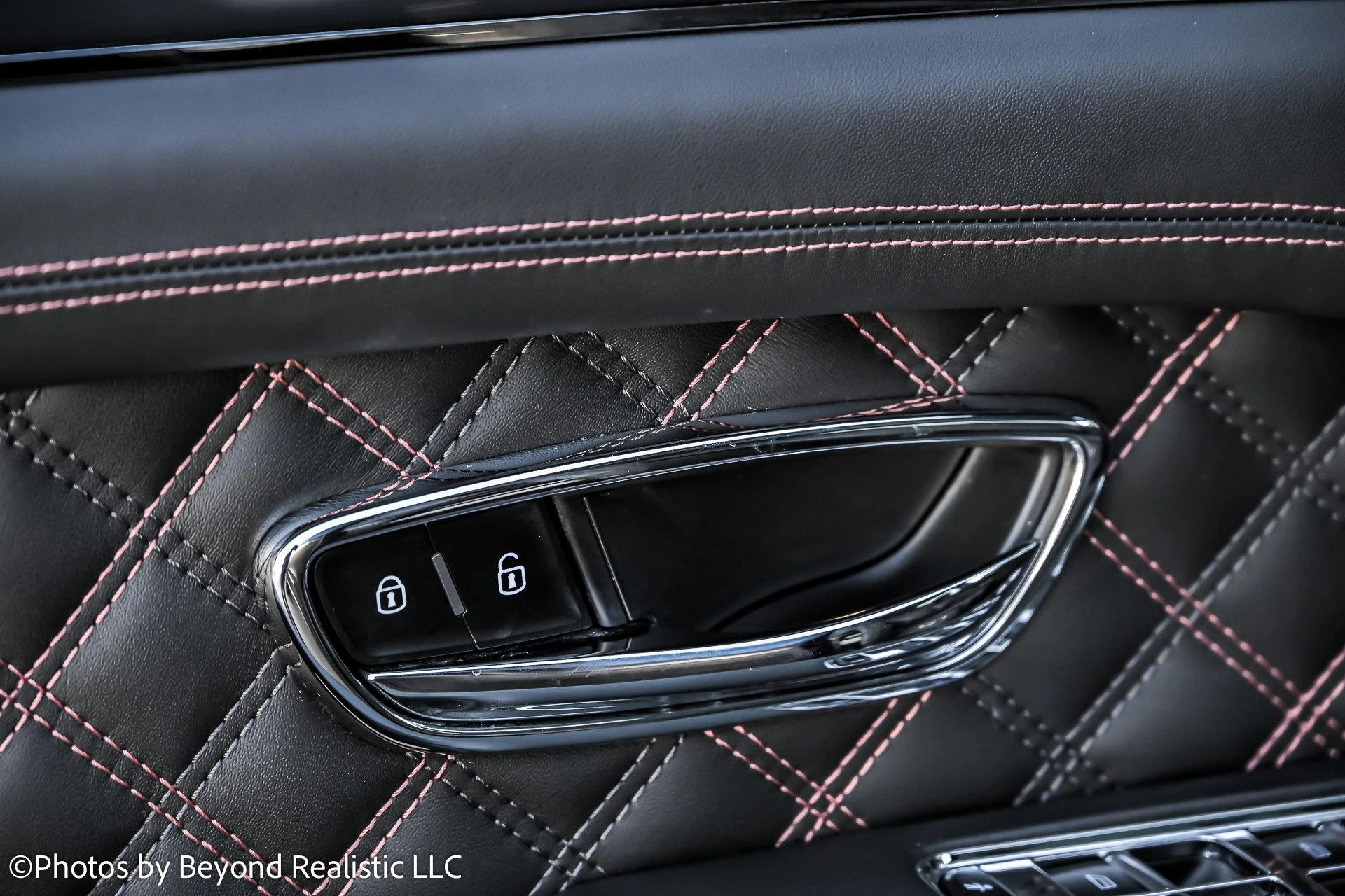 mph021_2068129205_Used_2021_Bentley_Bentayga_V8_First_Edition_Specification_Black_Specification_1757146027_ba34e98e79