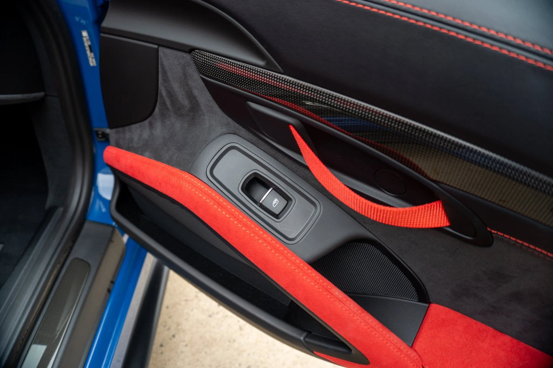 mph021_2069416164_8acb114344e64a048fb7d7513a6cdcf1_fee0a14915