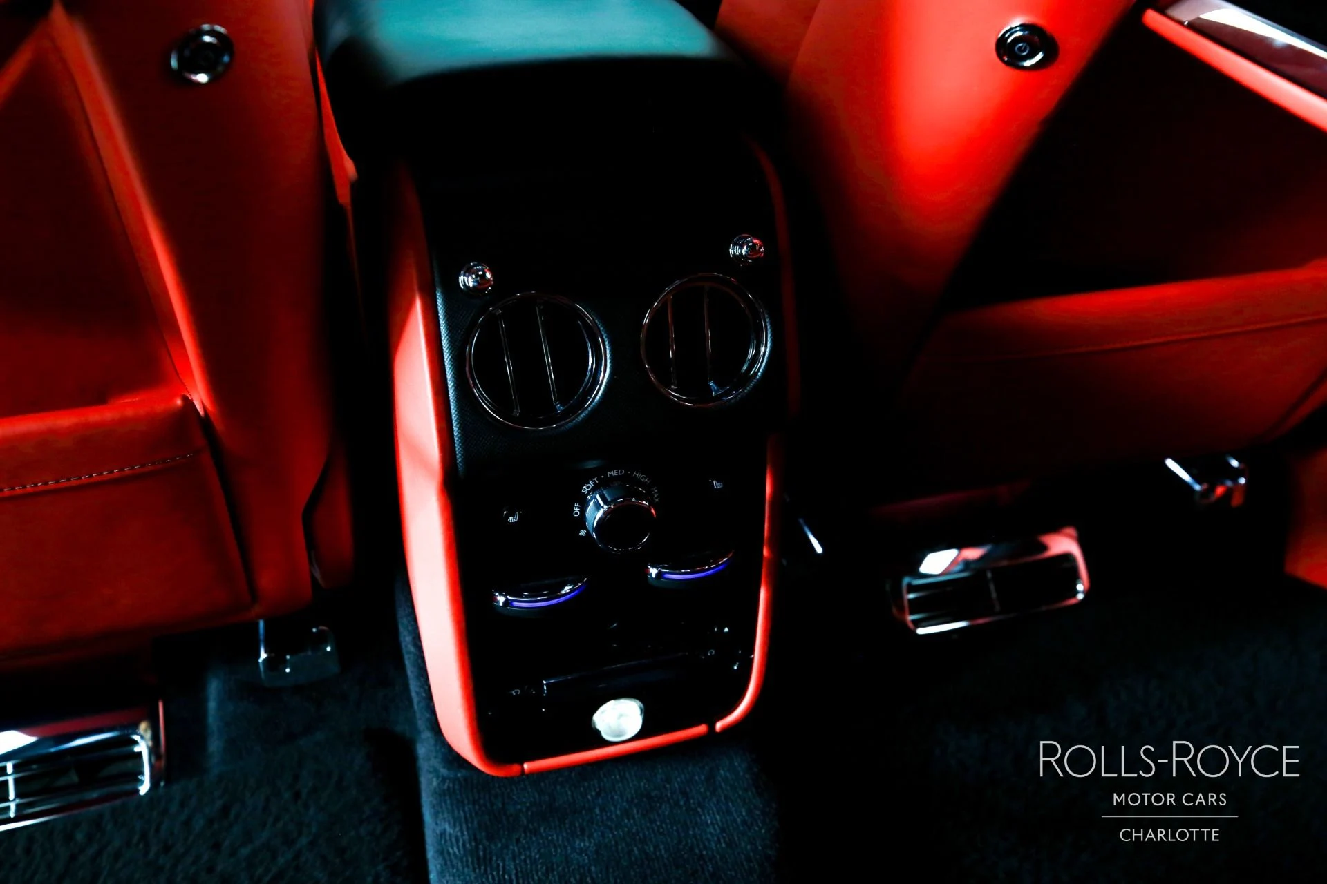 mph021_2069828445_Used_2021_Rolls_Royce_Cullinan_Black_Badge_1767727722_2fb855cff1