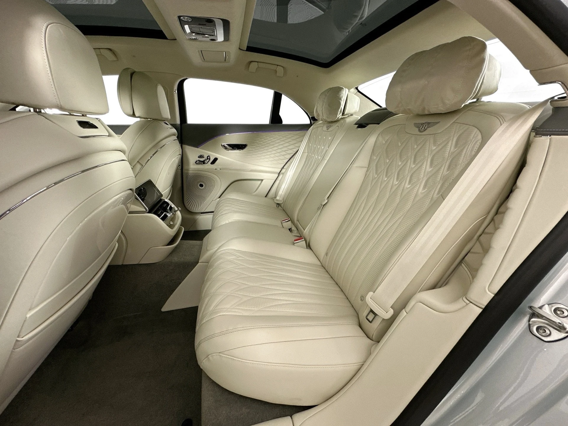 mph021_2077291019_22_5814fde988