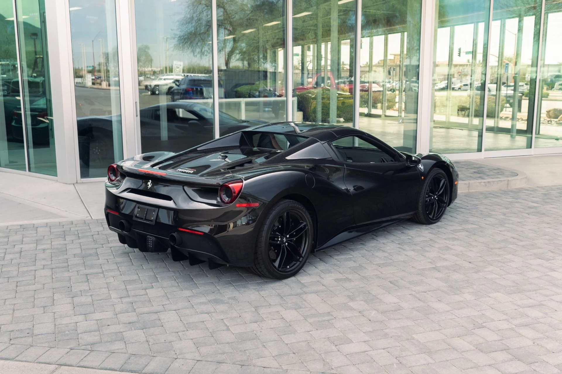 mph021_2079731978_Used_2018_Ferrari_488_Spider_1771975769_8a6002996a