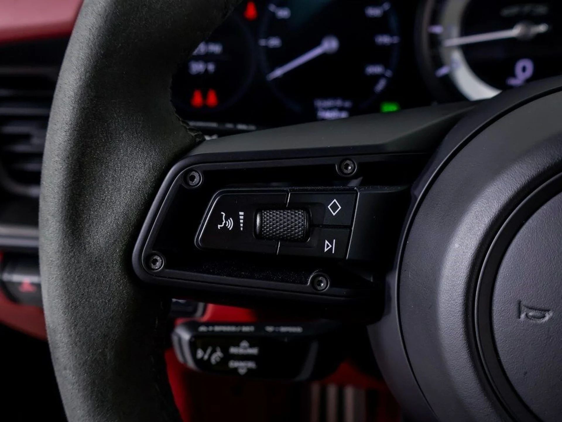 mph021_2081402256_4e09549be5bd701663384c3881006d30x_39779fa813