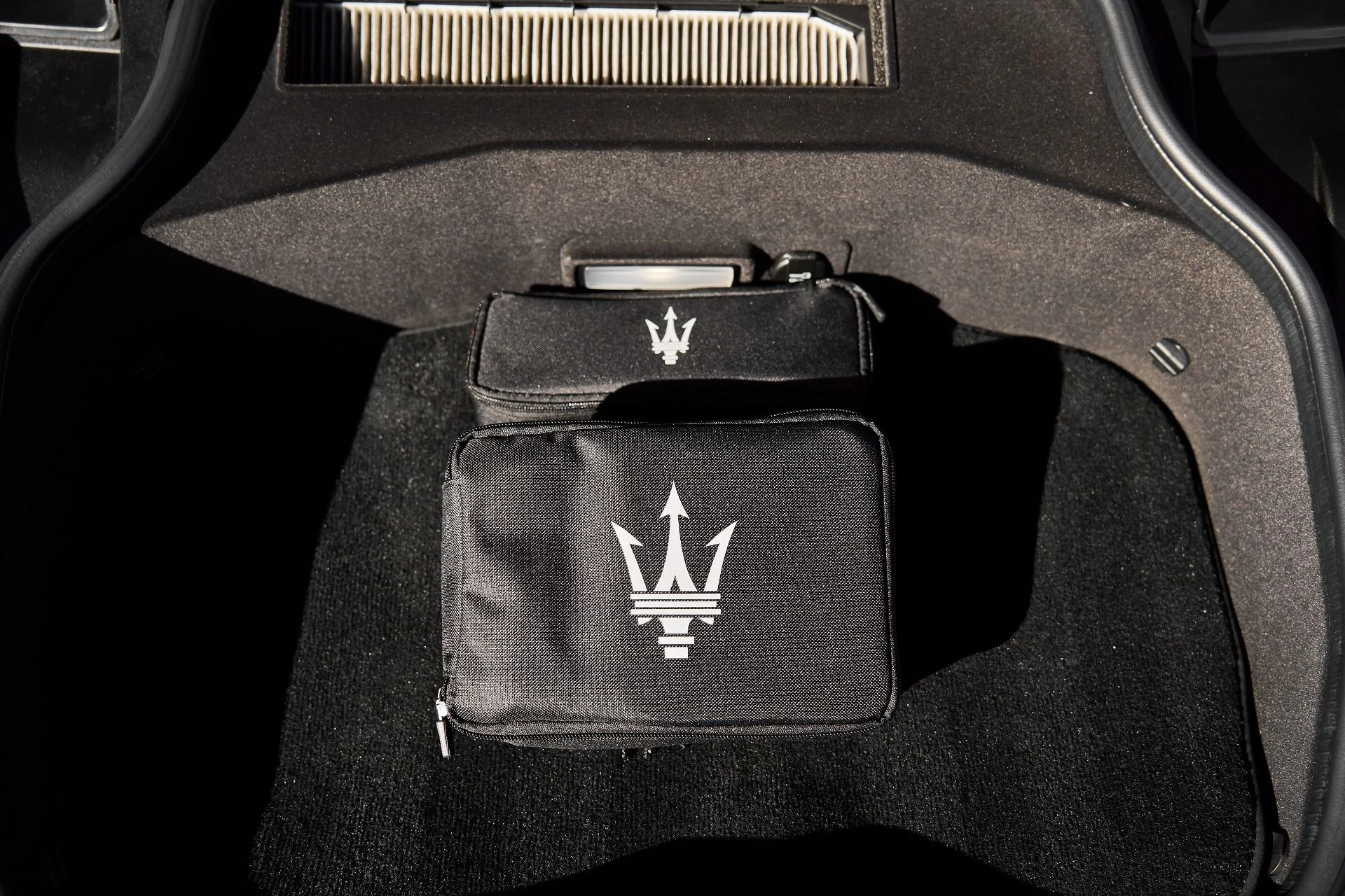 mph021_2087649153_Used_2023_Maserati_MC_20_Cielo_1761946876_66a8baa400