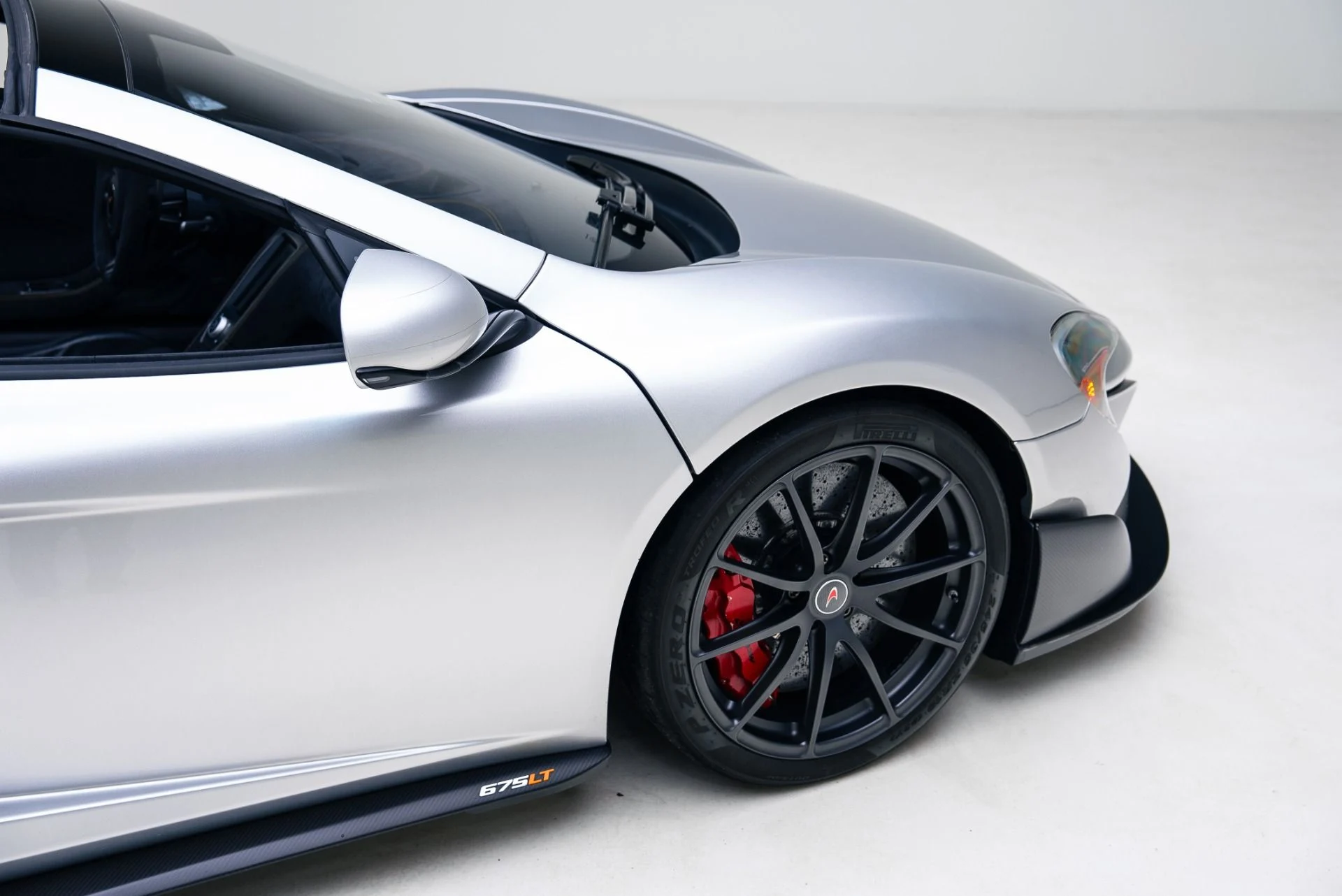 mph021_2088667499_Used_2016_Mc_Laren_675_LT_Spider_1767723884_7a147b9bae