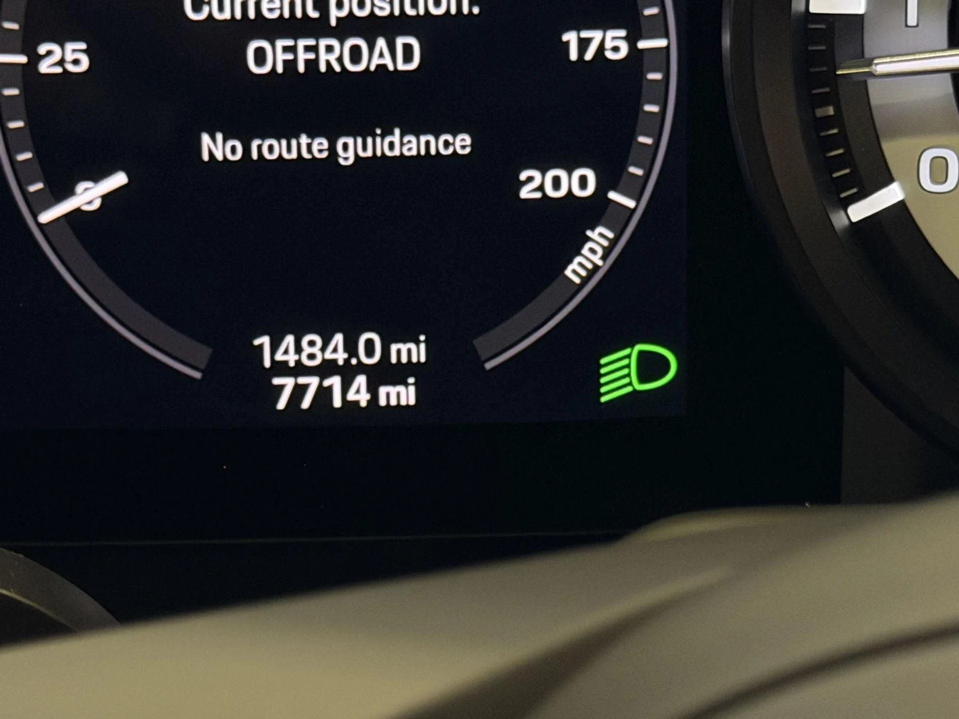 mph021_2095846996_dde25615a003de28fd340149f8efc983x_5735ea00a4