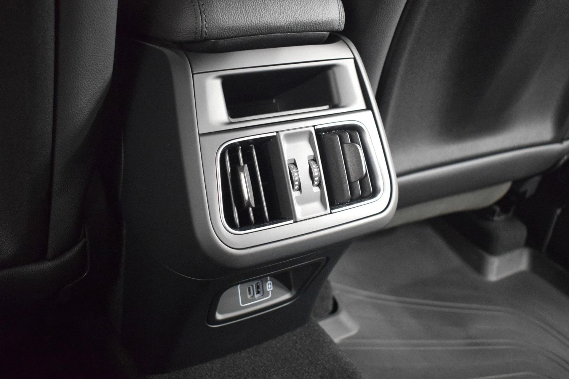 mph021_2096169323_b8ad005a125a24aed752b20bc6ae3261x_03652cd5d8