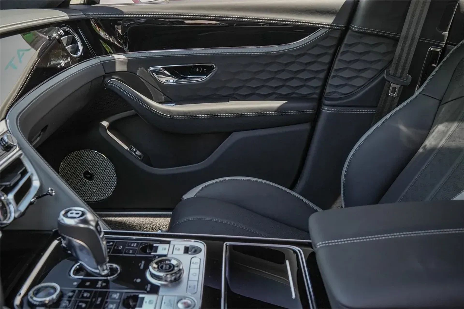 mph021_2101851345_6ab228b5a5cb446ea6072aac68160164_bbb9aab0af