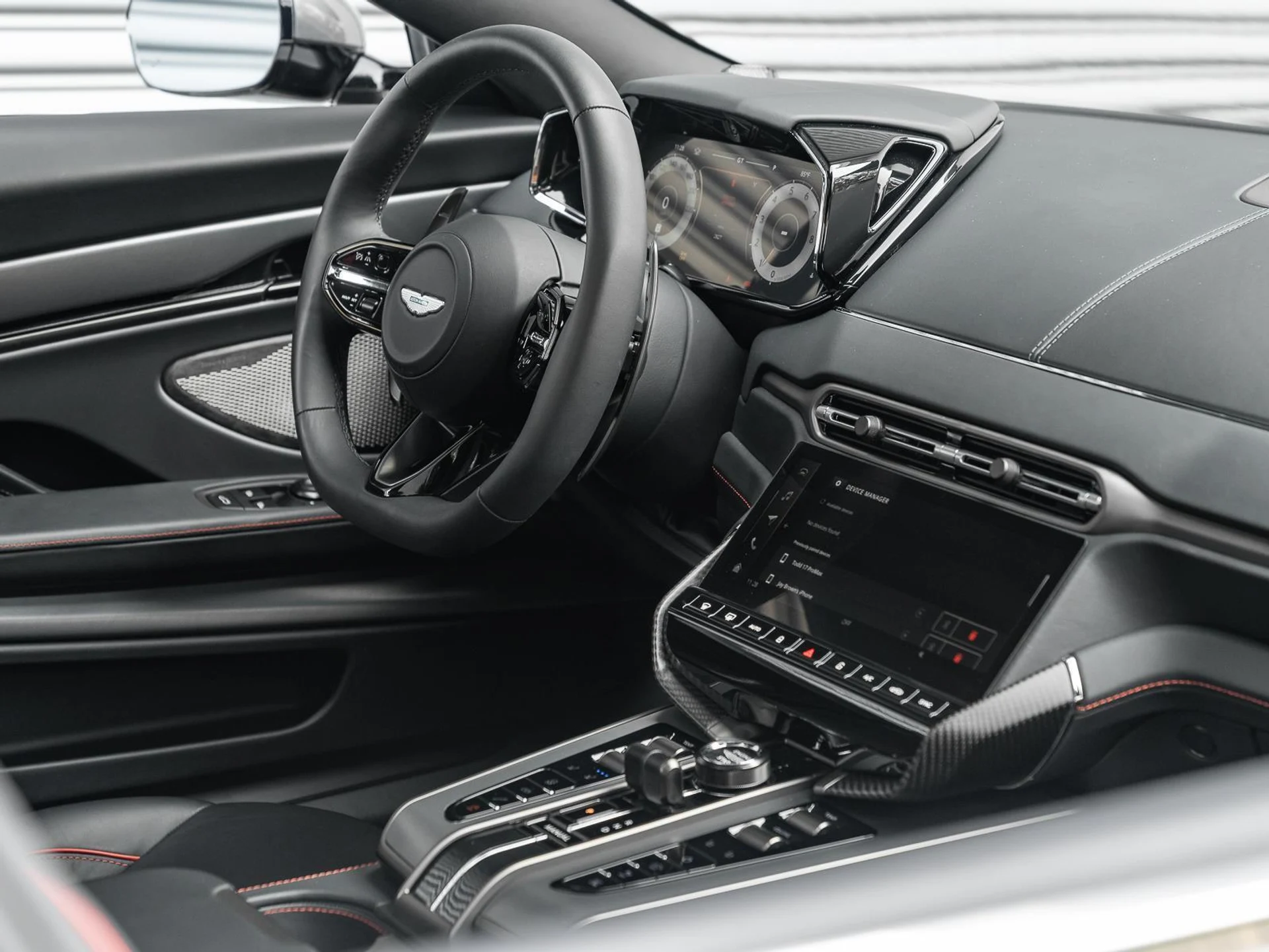 mph021_211717533_Used_2025_Aston_Martin_Vanquish_Coupe_1780612109_878ce89e45