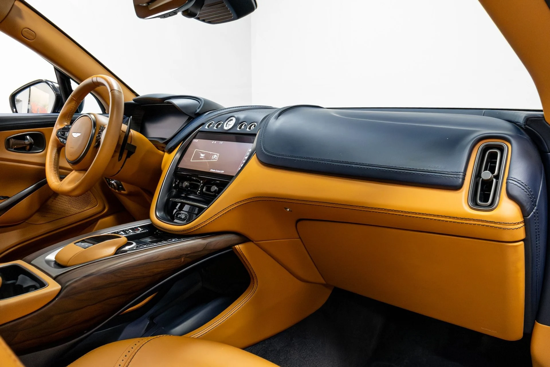 mph021_2120540705_Used_2021_Aston_Martin_DBX_1770088523_99a44a2e16