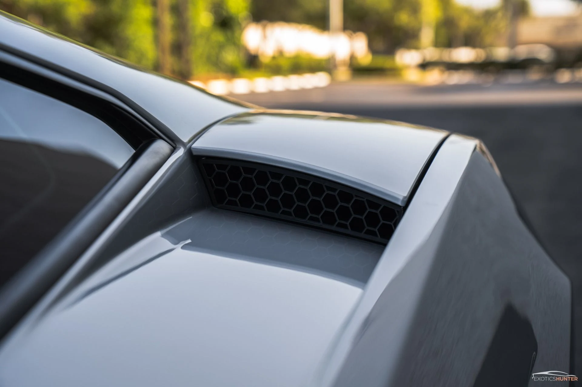 mph021_2121649408_Used_2010_Lamborghini_Gallardo_LP_560_4_in_Grigio_Telasso_w_Carbon_Ceramic_Brakes_1762876983_dc2324d445