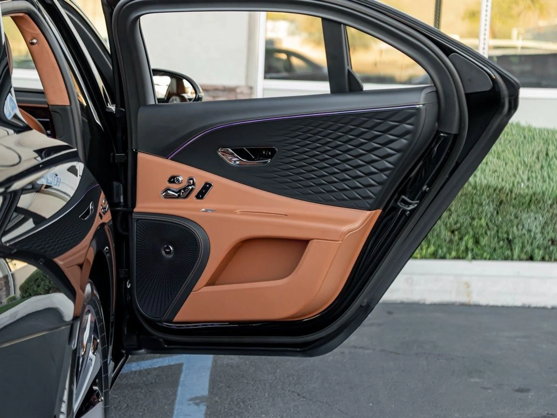 mph021_2137006723_22_9cca256456