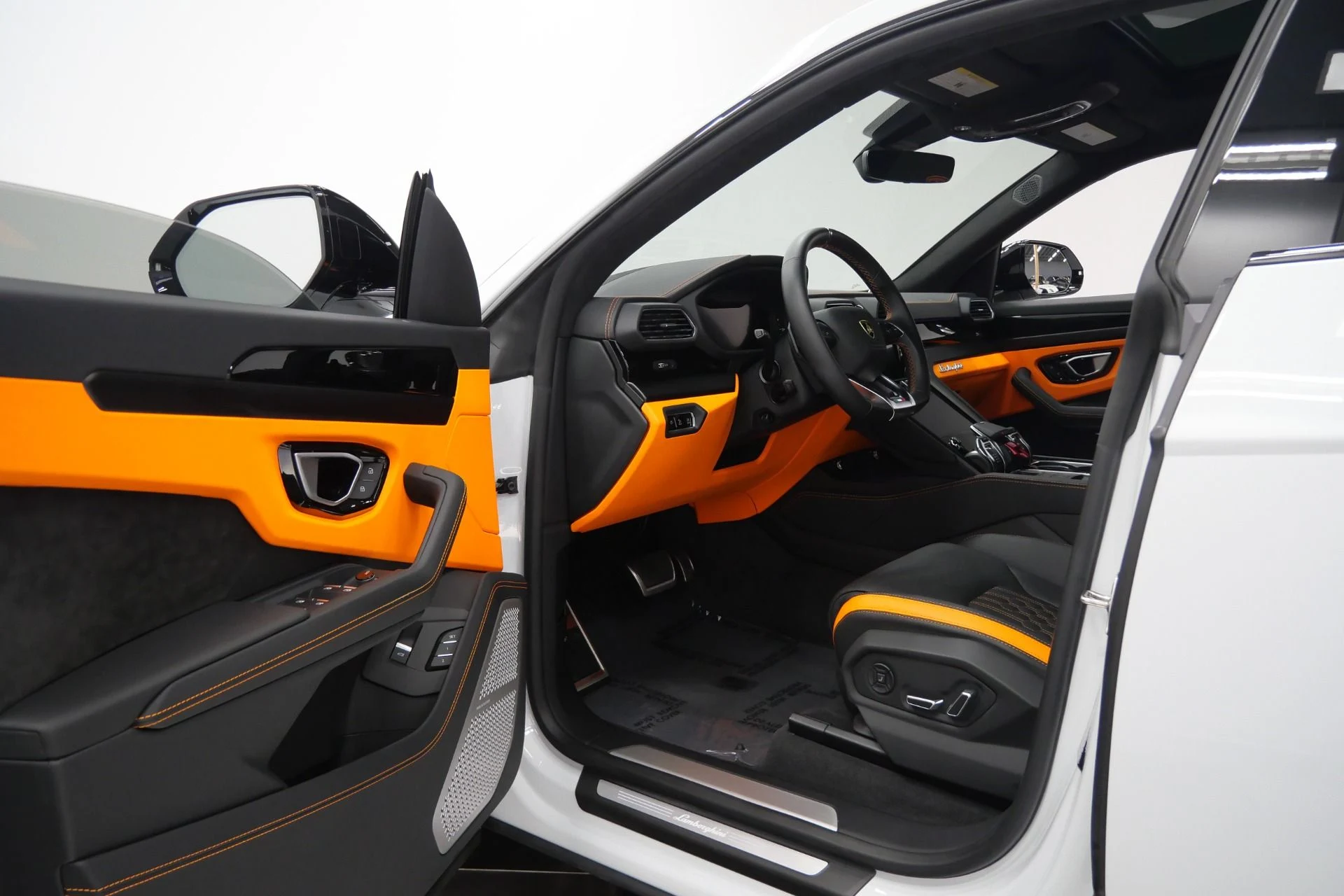 mph021_2137702271_Used_2023_Lamborghini_Urus_S_Very_Low_Miles_657_Horsepower_Bang_and_Olufsen_Audio_1781208380_4715115bc4