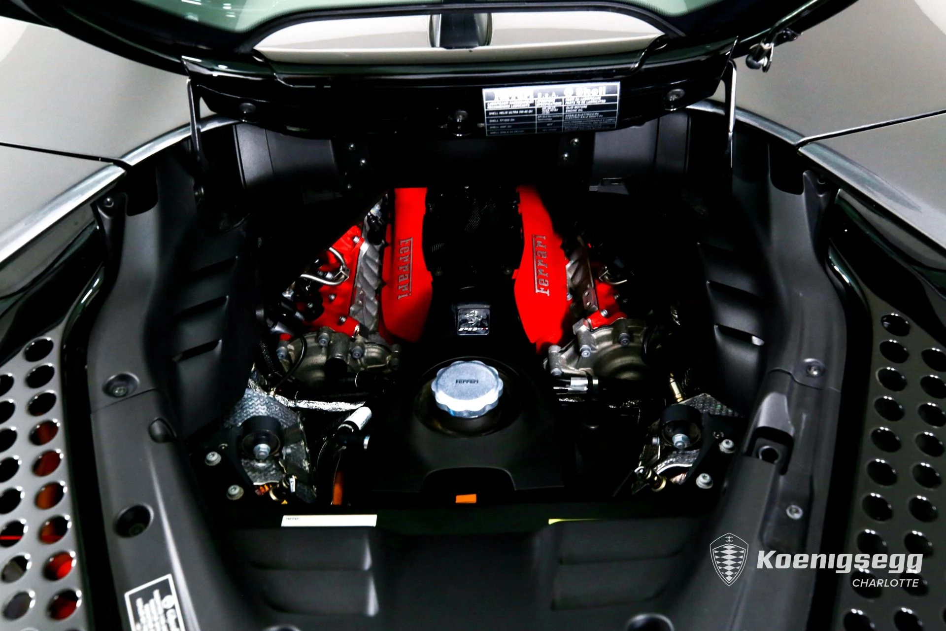 mph021_2138357157_Used_2022_Ferrari_SF_90_Spider_1775660479_16eb4c7e79