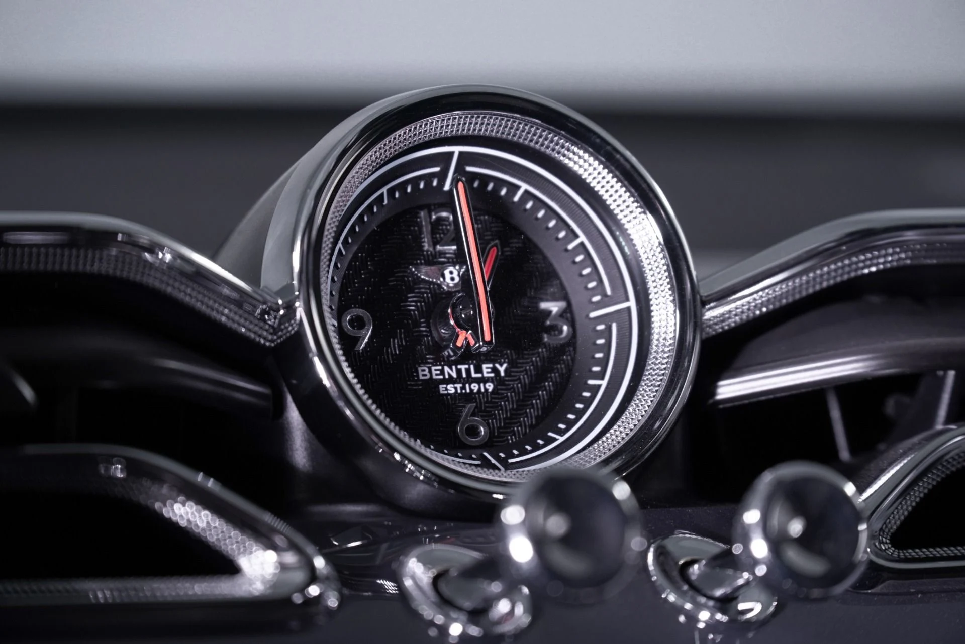 mph021_2141076850_Used_2025_Bentley_Bentayga_EWB_Azure_1762288450_d1b349cfa9