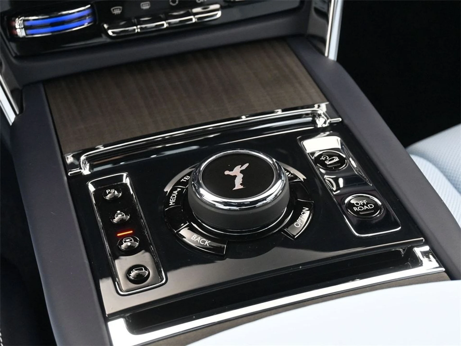 mph021_214416399_ec4134b3ade6cb5a0a6c775003a60f69x_51e8ede6ed