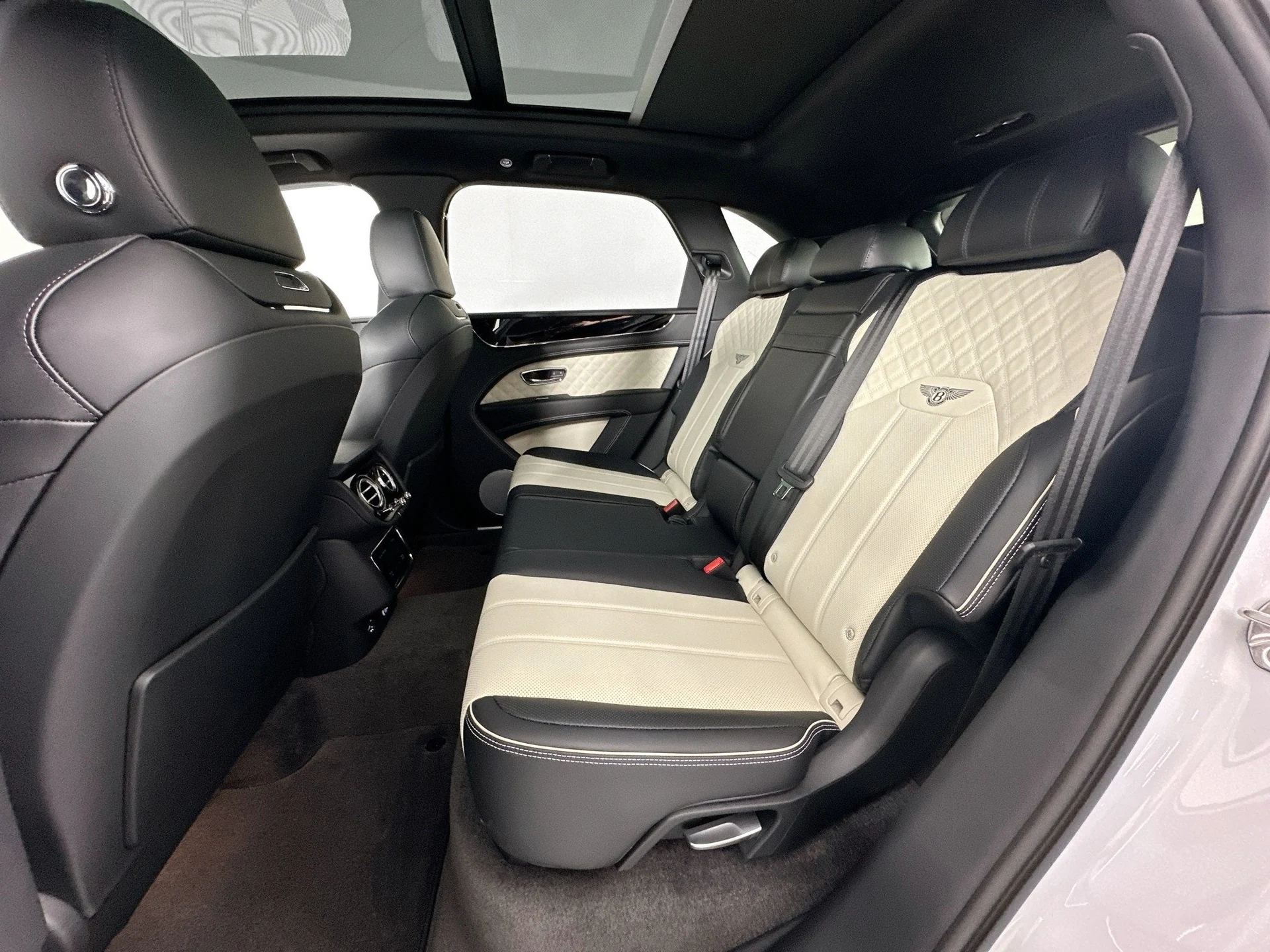 mph021_2151673201_22_a18e895106