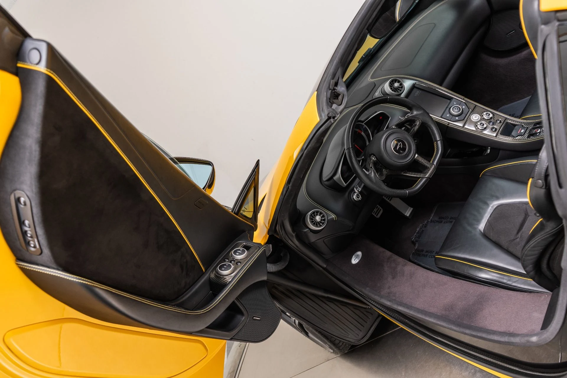 mph021_2156988077_Used_2015_Mc_Laren_650_S_Spyder_1790194559_7ca23809d5