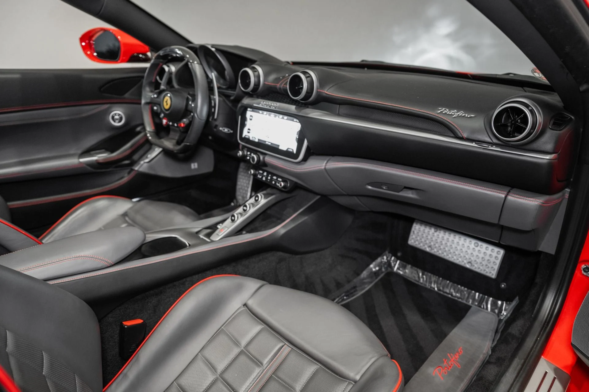 mph021_2159752420_Used_2019_Ferrari_Portofino_1780718455_90942e078e