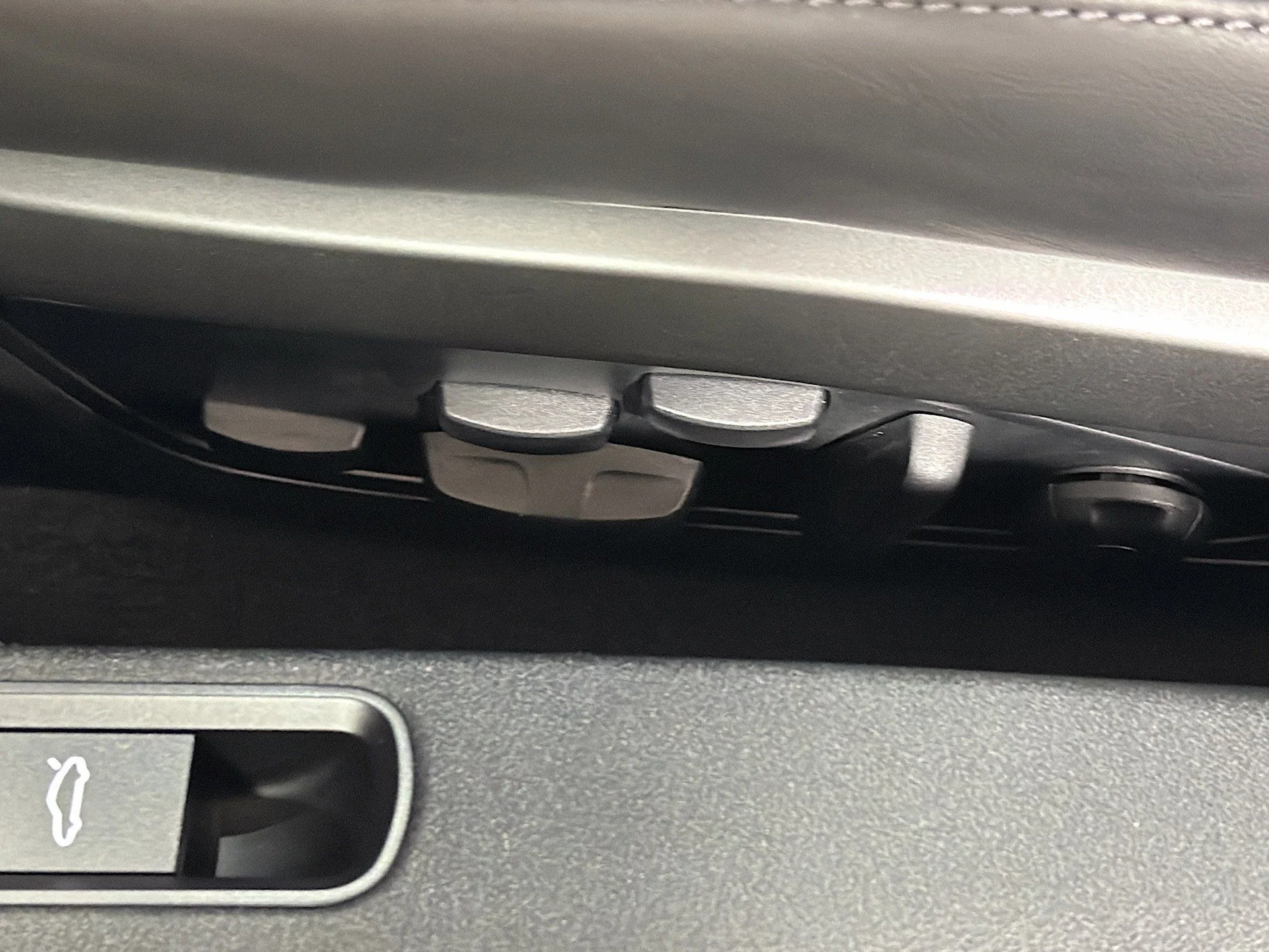 mph021_2160998661_4eb6a4b4ec0bd3e5960a34e62a1ad0b5_369f51db06