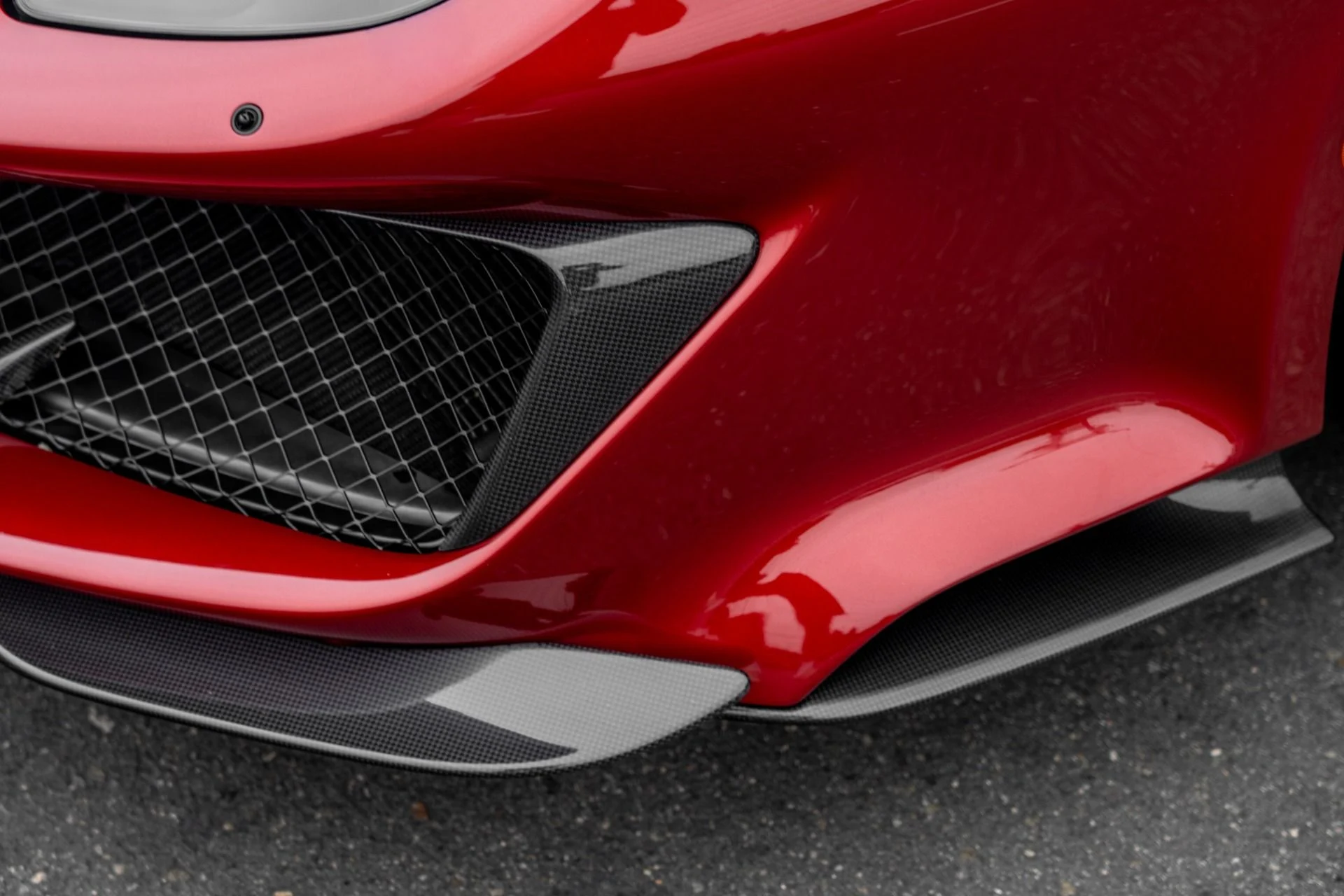 mph021_2162414546_Used_2019_Ferrari_488_Pista_1759877636_94bfba21ba