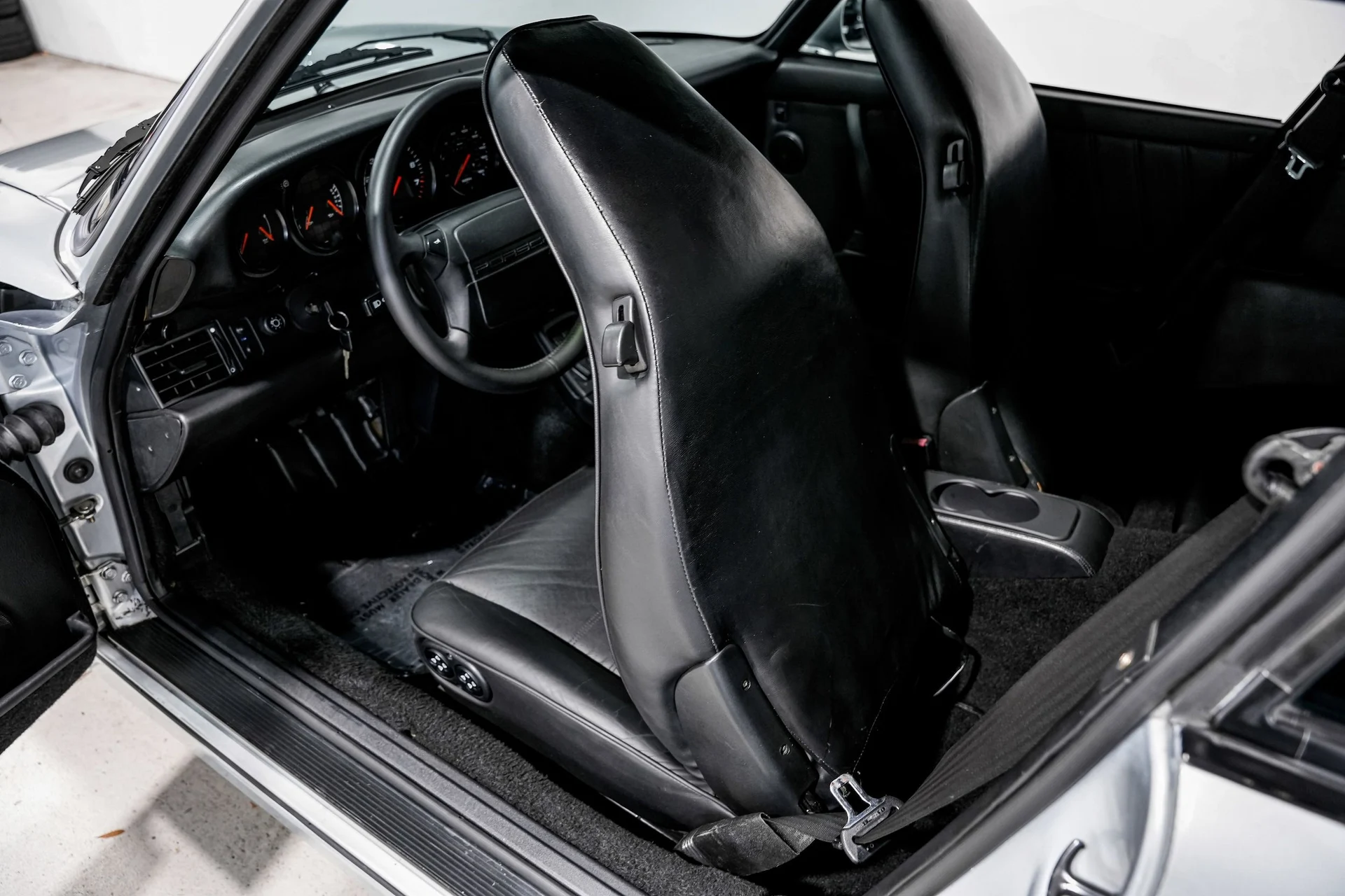 mph021_2162453160_e8e00ff2e4850119862d3e878d0e0e18x_9492e3c962