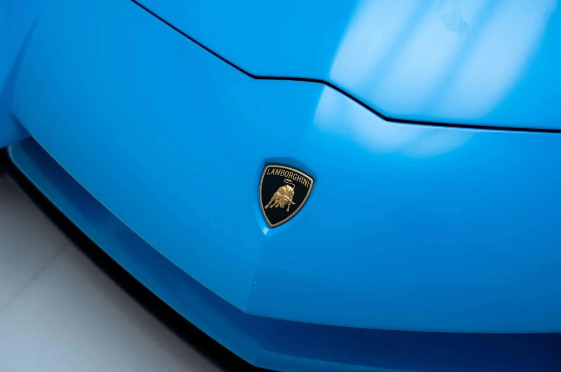 mph021_2163036984_Used_2017_Lamborghini_Aventador_SV_1786551969_d490b0e676