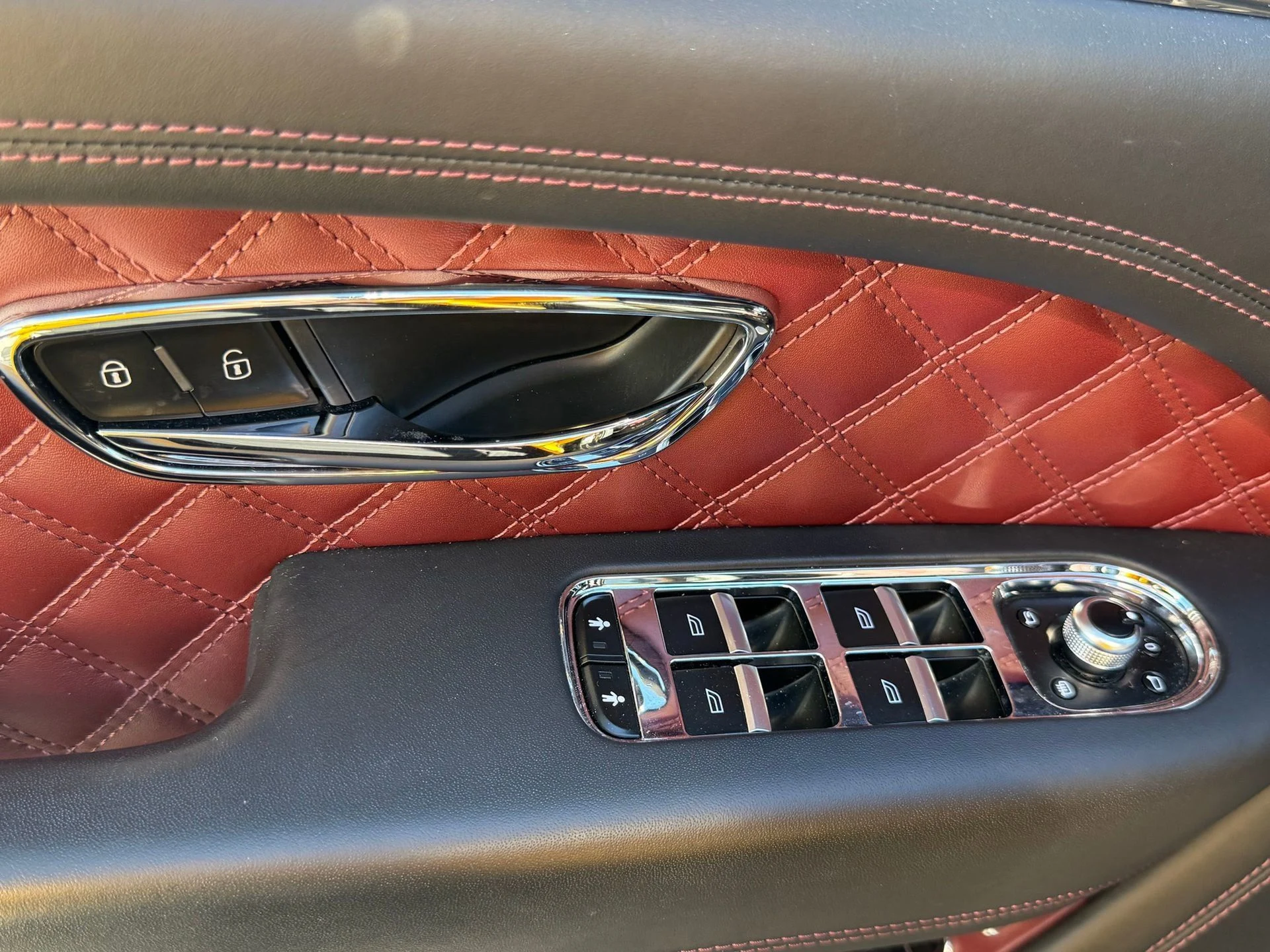 mph021_2173871789_b0a02a974791440d81c08e22fd7adc80_9d9da47d19