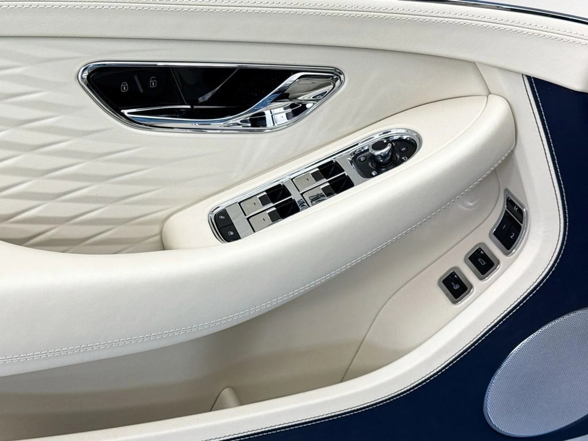 mph021_217465732_new_2026_bentley_continental_gt_azure_8119_23011288_22_1024_bfbff75fde