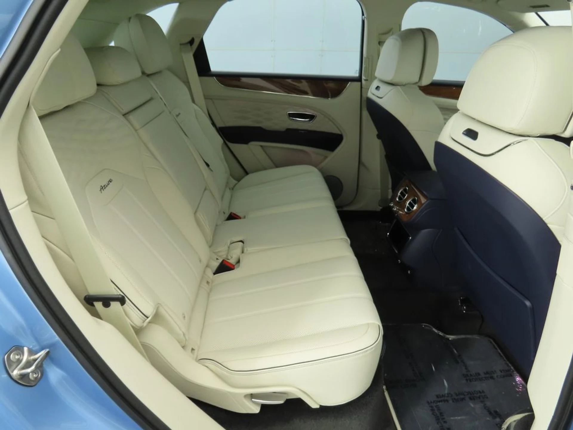 mph021_2189481119_new_2025_bentley_bentayga_v8awd_8119_22909990_22_1024_ce723f96bc