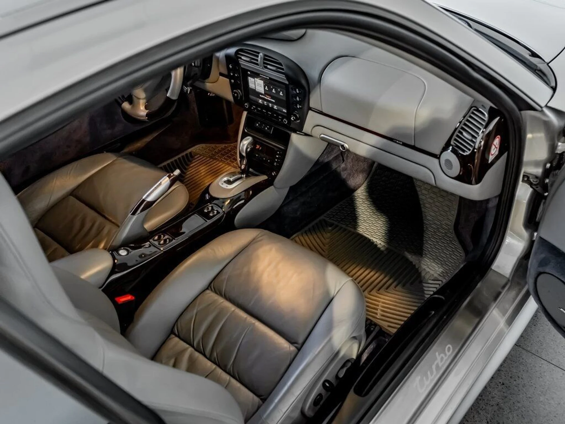 mph021_2196649782_652d16468cd4f1acd314b9c5bf57ee8b_0219e91903