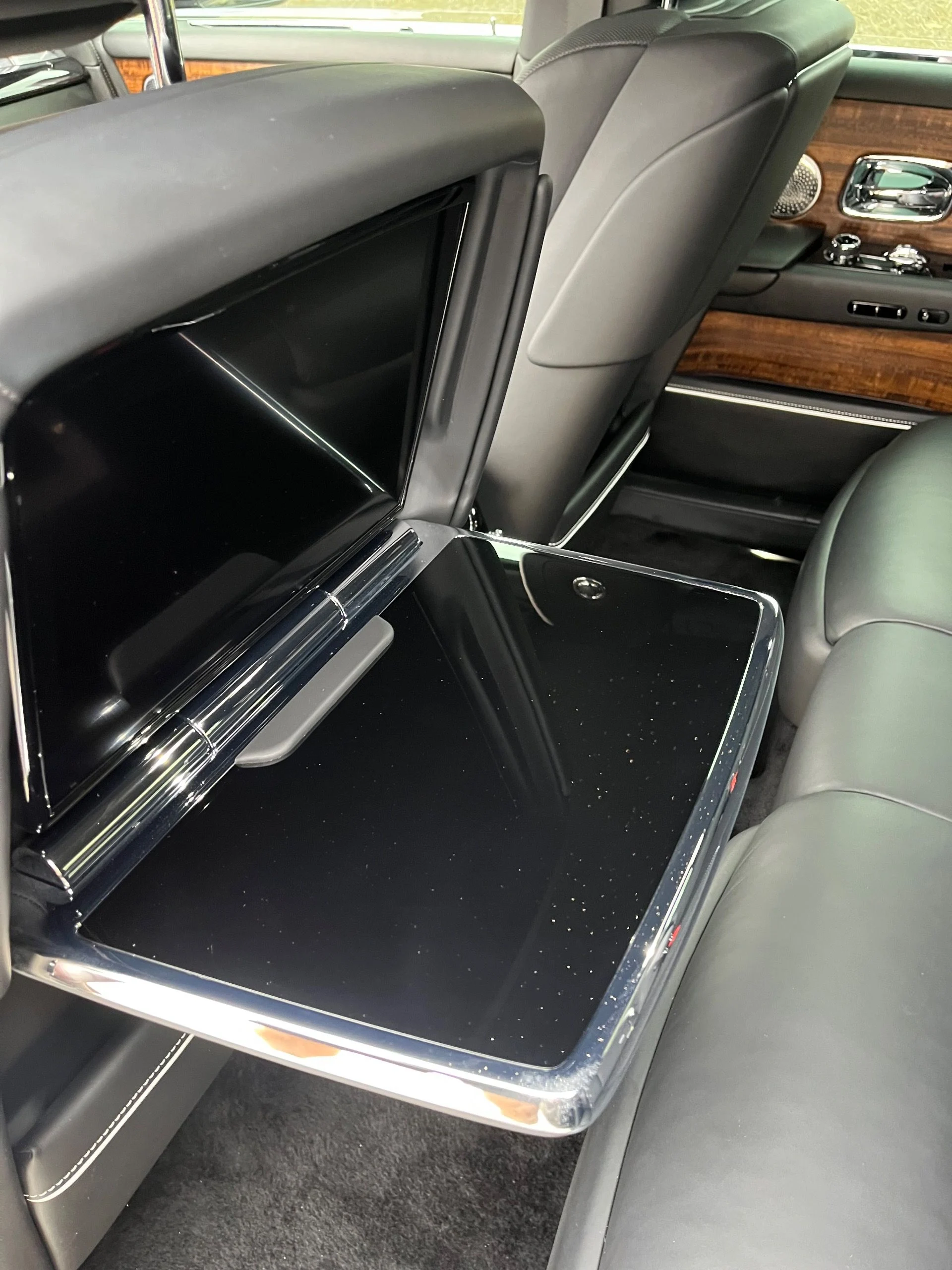 mph021_2201070578_Used_2020_Rolls_Royce_Phantom_1762814801_eb70f90742