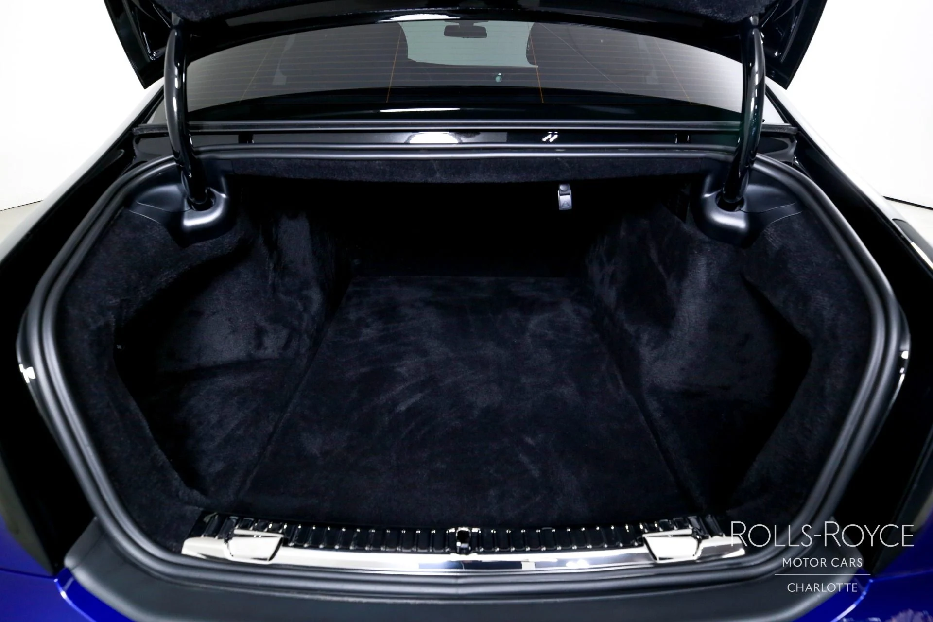 mph021_2202342796_Used_2022_Rolls_Royce_Ghost_1751579647_0e04e78db7