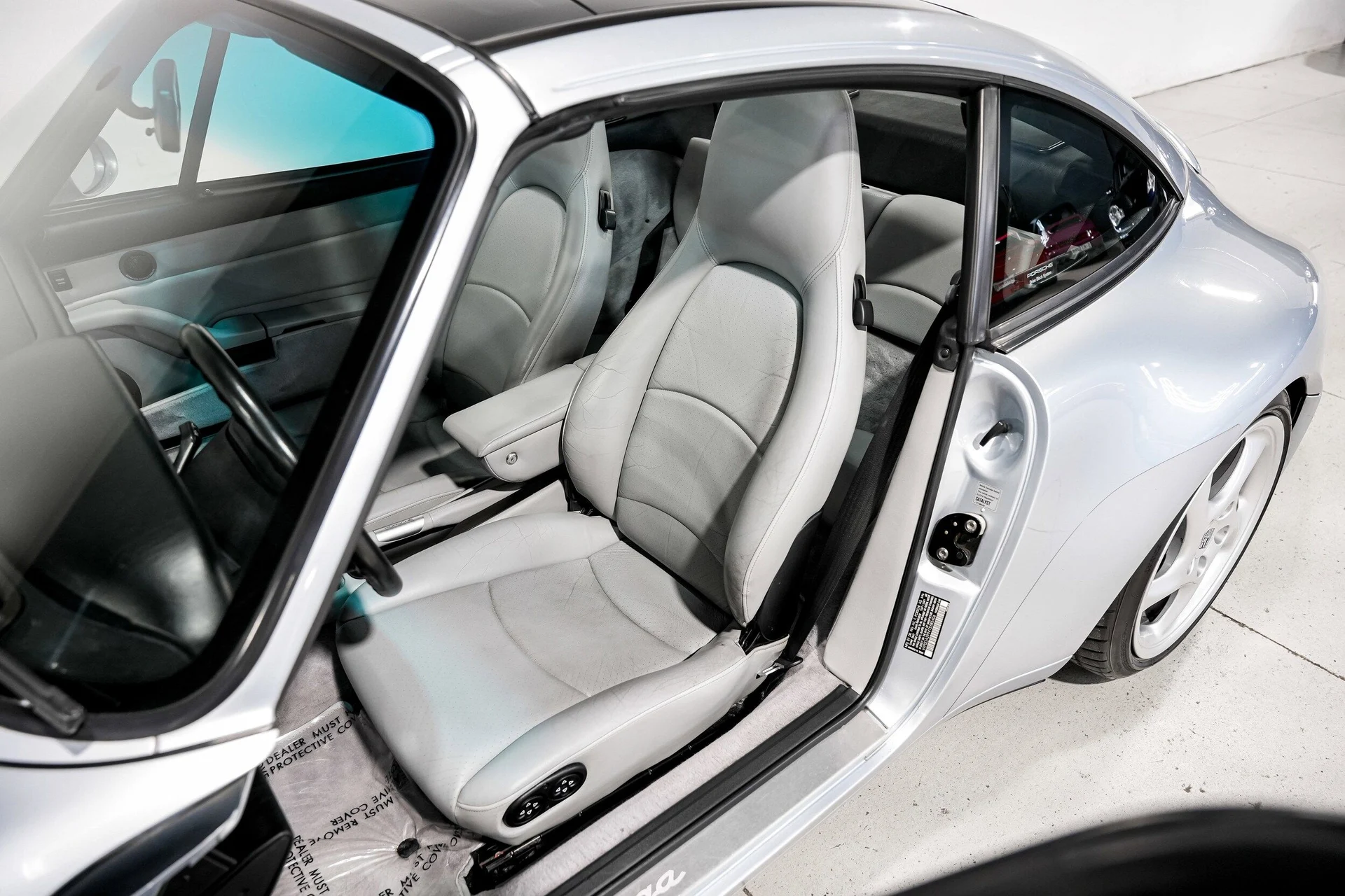 mph021_220943686_599f7aa6322ee653d3244a240c5c4ea5x_070e244213