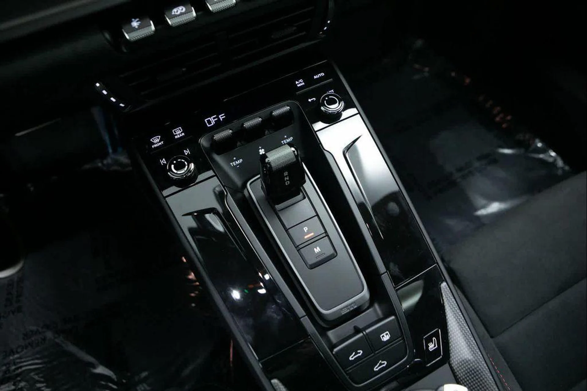 mph021_2251637170_uc6_VR_Yn_R1_Ugc_Kbq2_FW_75_Qd_Pn80_A_601cfa8118