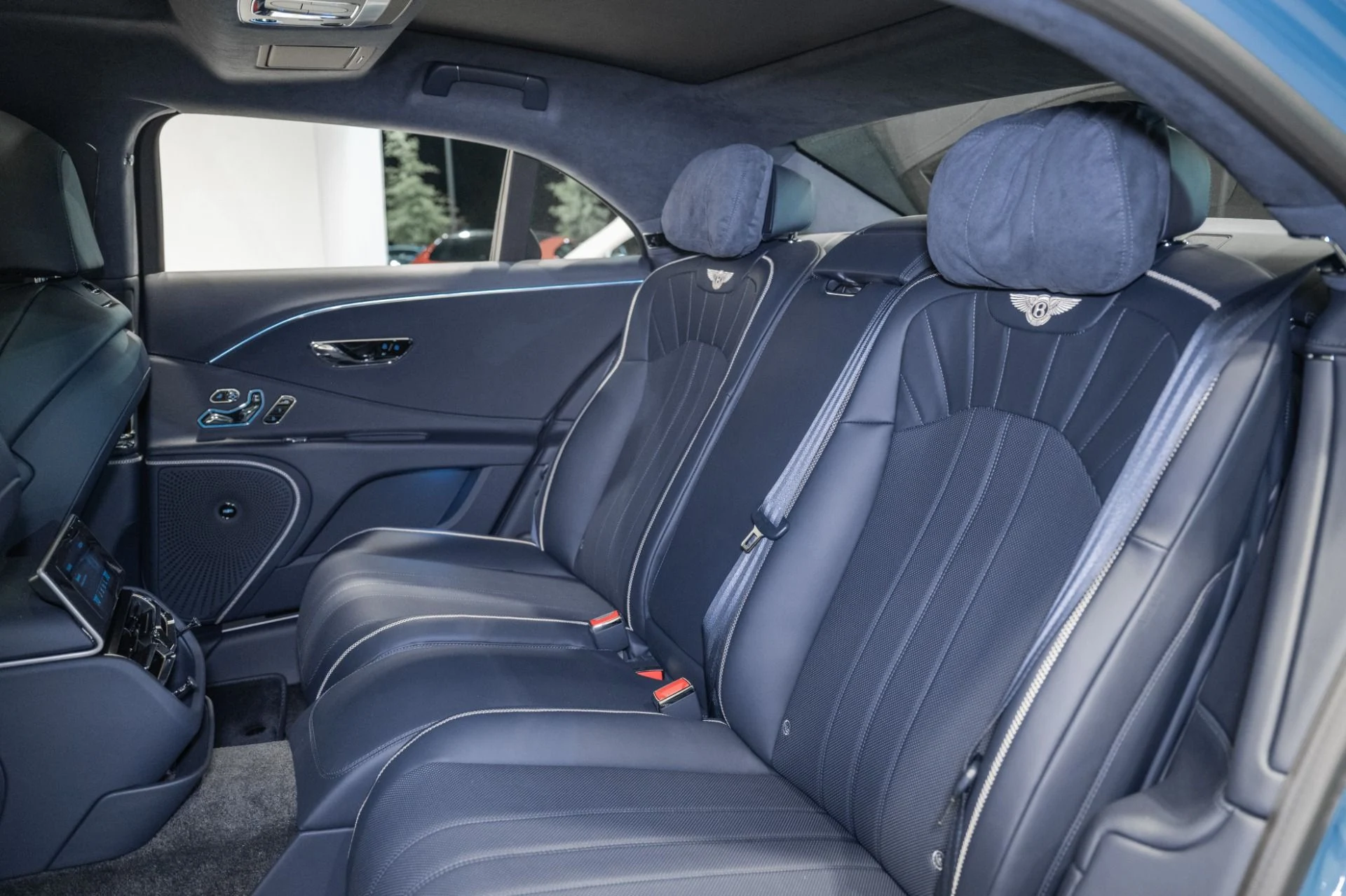 mph021_2262154801_Used_2024_Bentley_Flying_Spur_Edition_8_1777999219_099da81d46