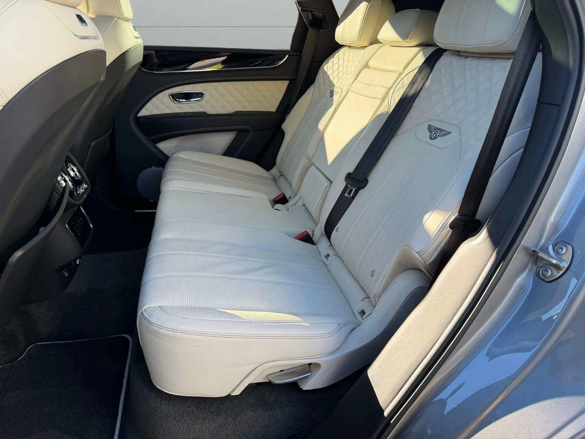 mph021_2262442871_d16d0ae435e34cf599ede5bc952192c2_9df8653286