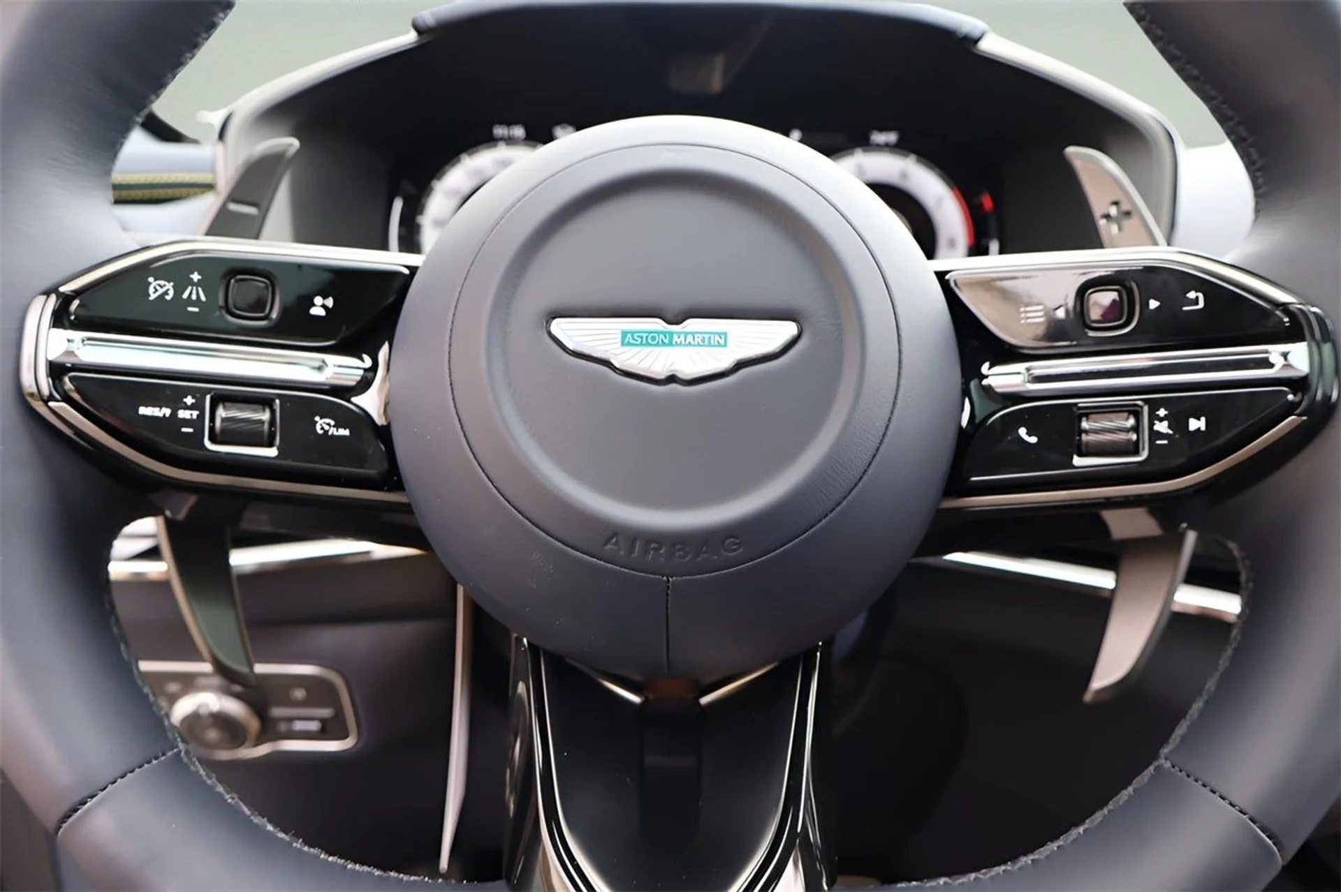 mph021_2262794510_22_65cd303c58