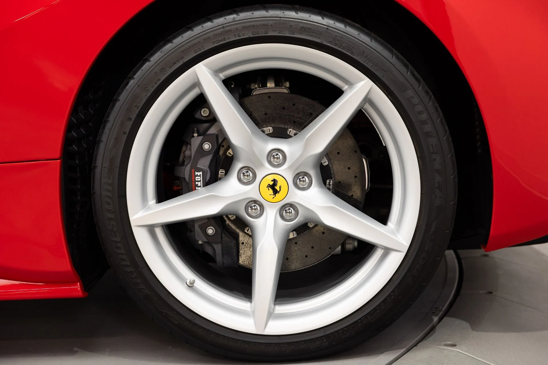 mph021_22658723_Used_2019_Ferrari_488_Spider_1787231247_227344f33e