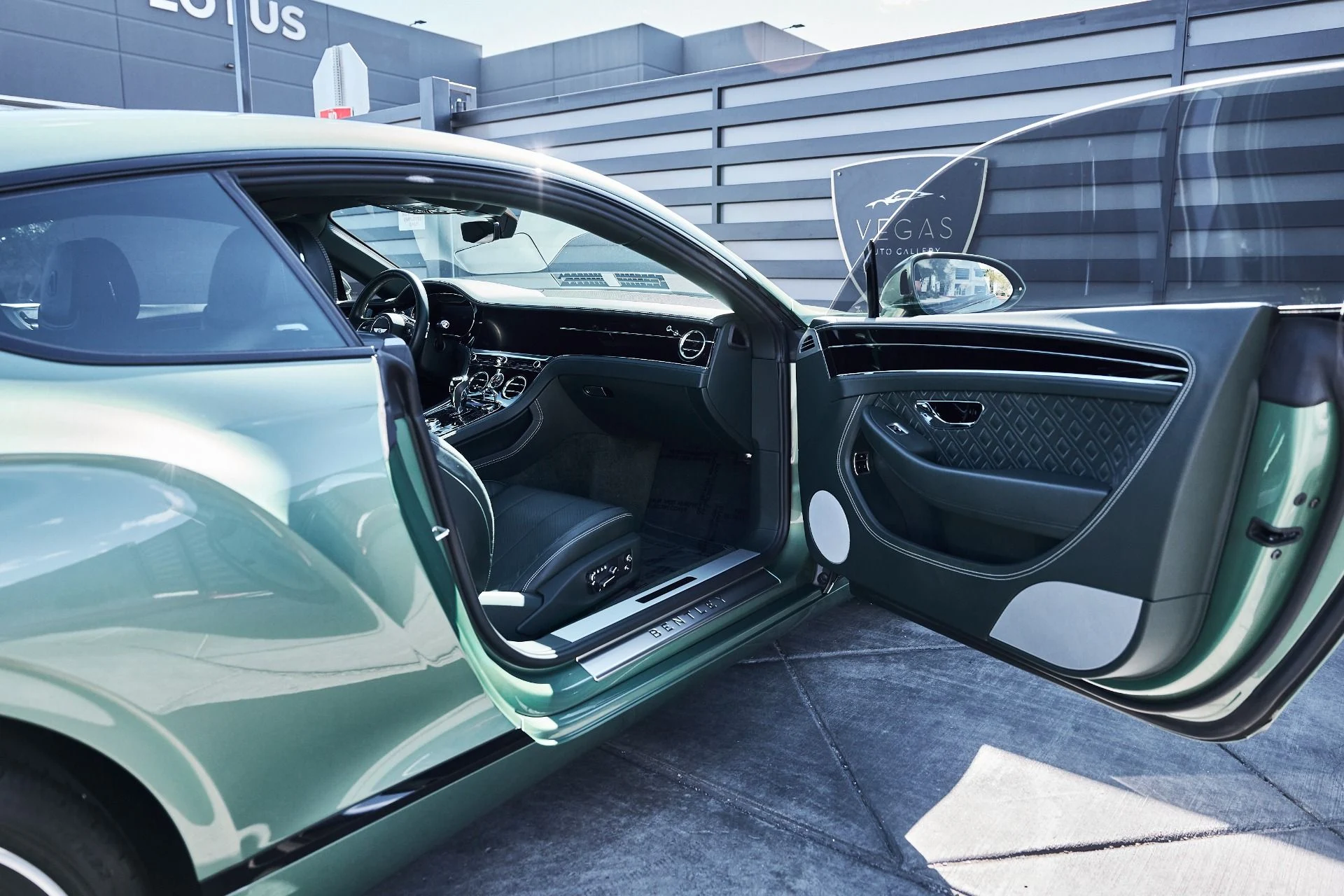 mph021_2275020447_Used_2020_Bentley_Continental_GT_V8_1776226430_182984d971