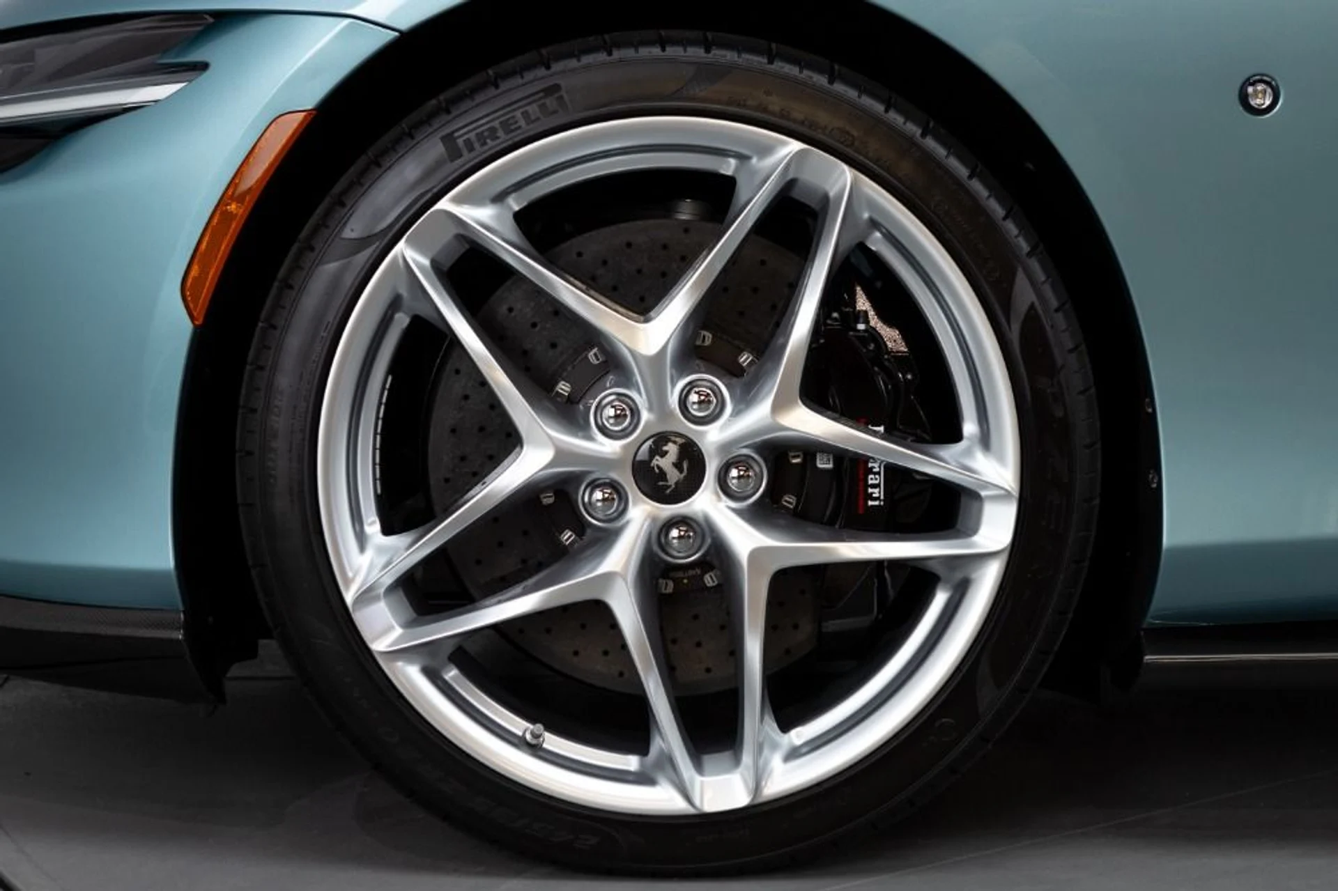 mph021_2276117031_Used_2024_Ferrari_Roma_Spider_c26b3b9624