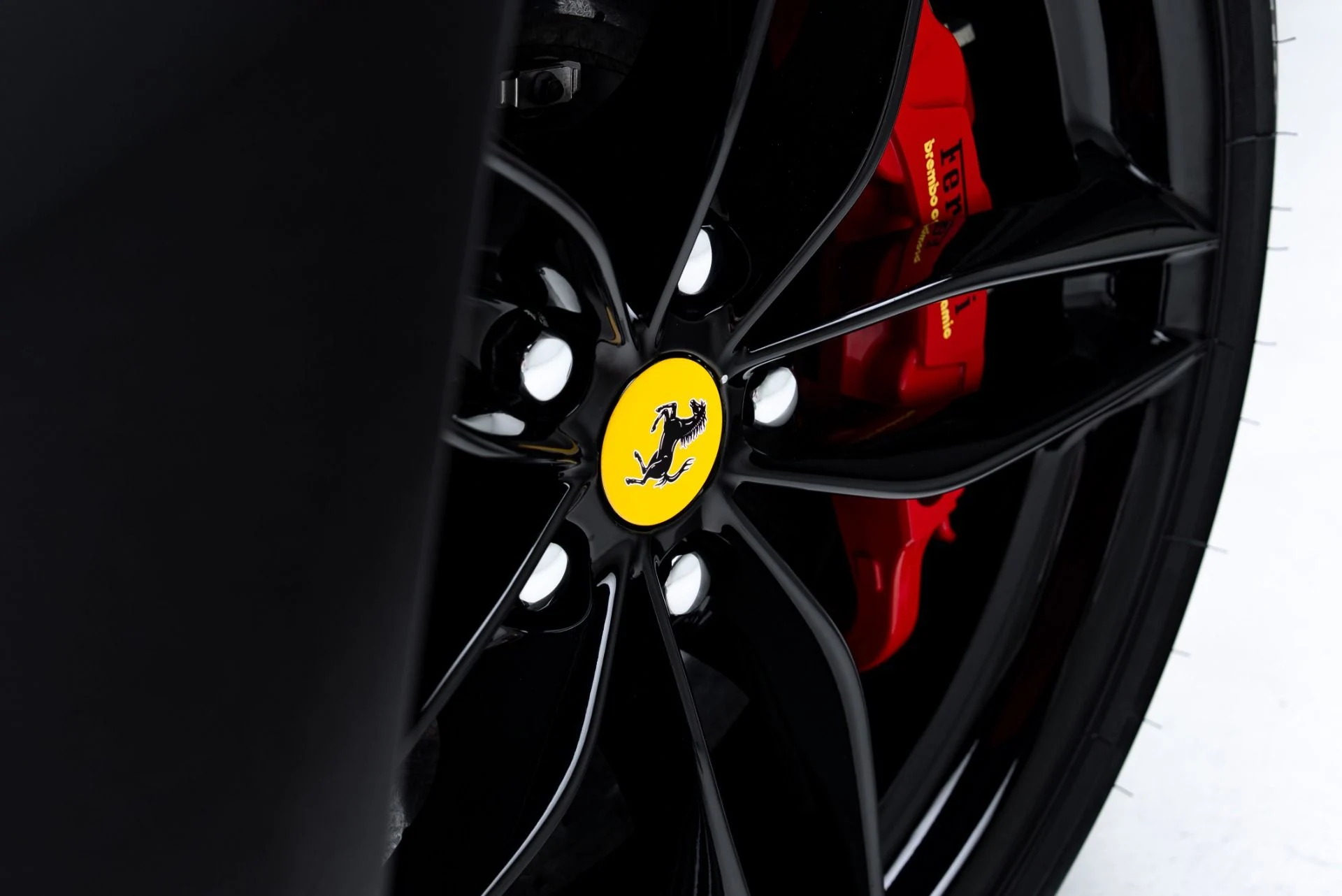 mph021_2278341989_Used_2019_Ferrari_488_GTB_1778776407_3f455bfc01