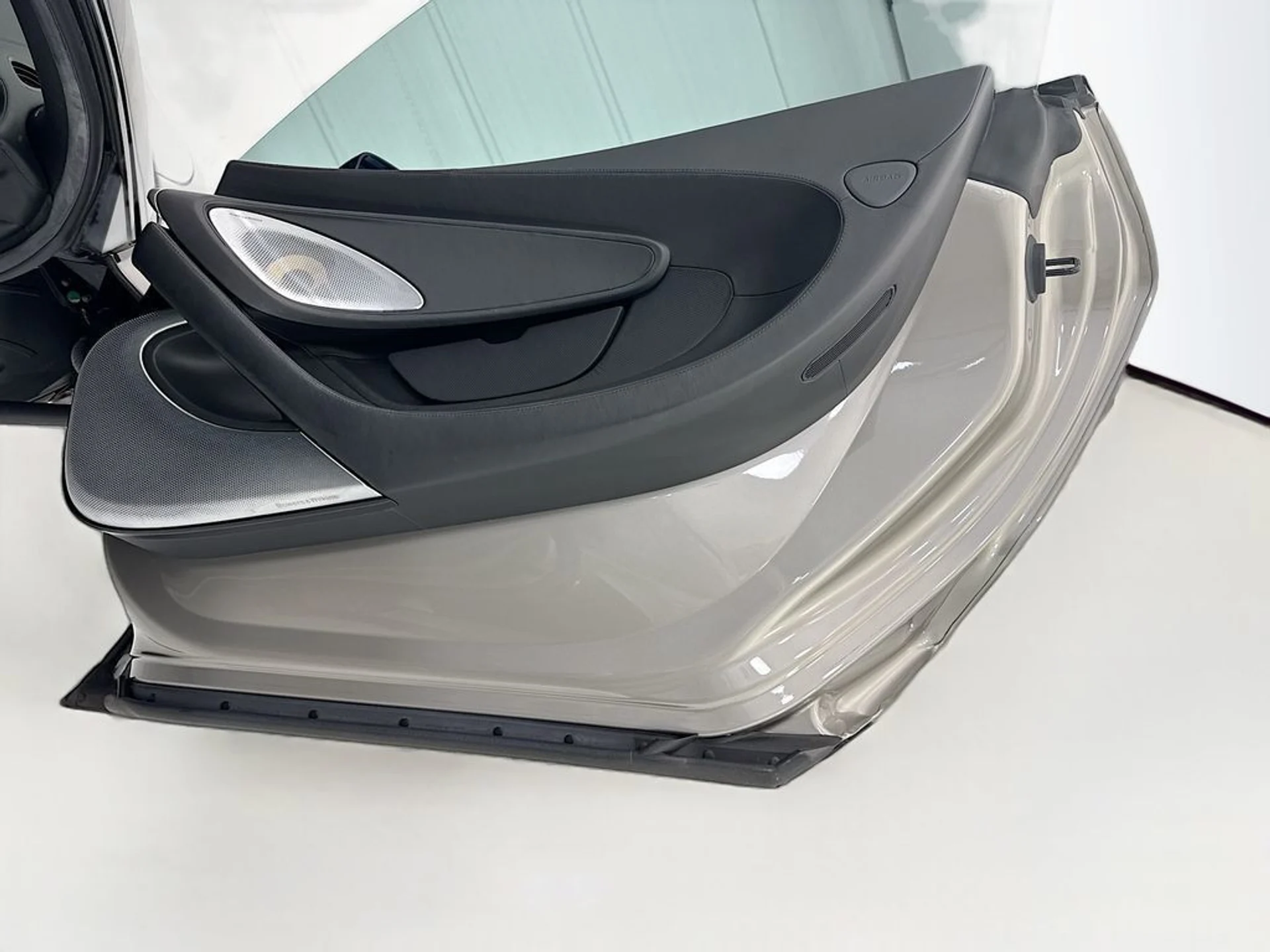 mph021_2278956872_used_2020_mclaren_gt_coupe_8119_23017513_22_1024_4efdd0a583