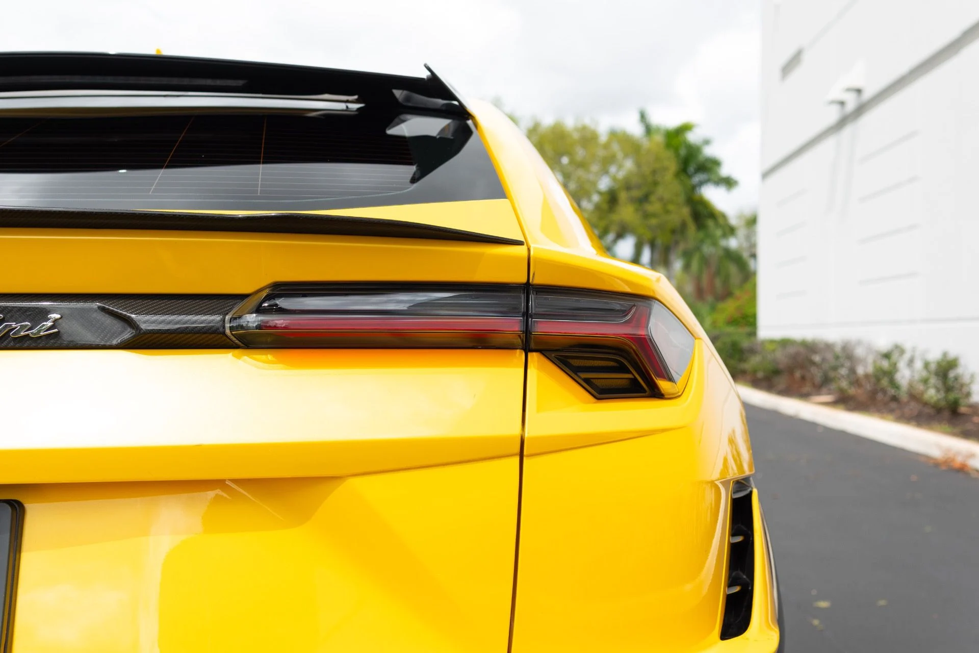 mph021_2284817990_Used_2024_Lamborghini_Urus_Performante_1773952296_f46f504413