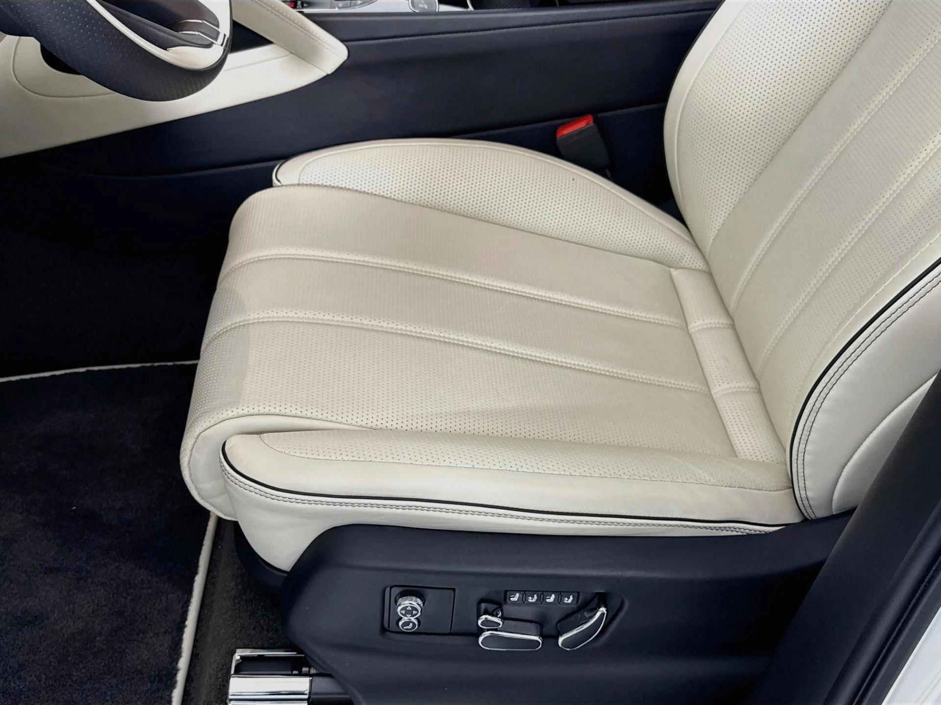 mph021_2294072360_Used_2023_Bentley_Bentayga_S_V8_1791232604_5f3f0905de