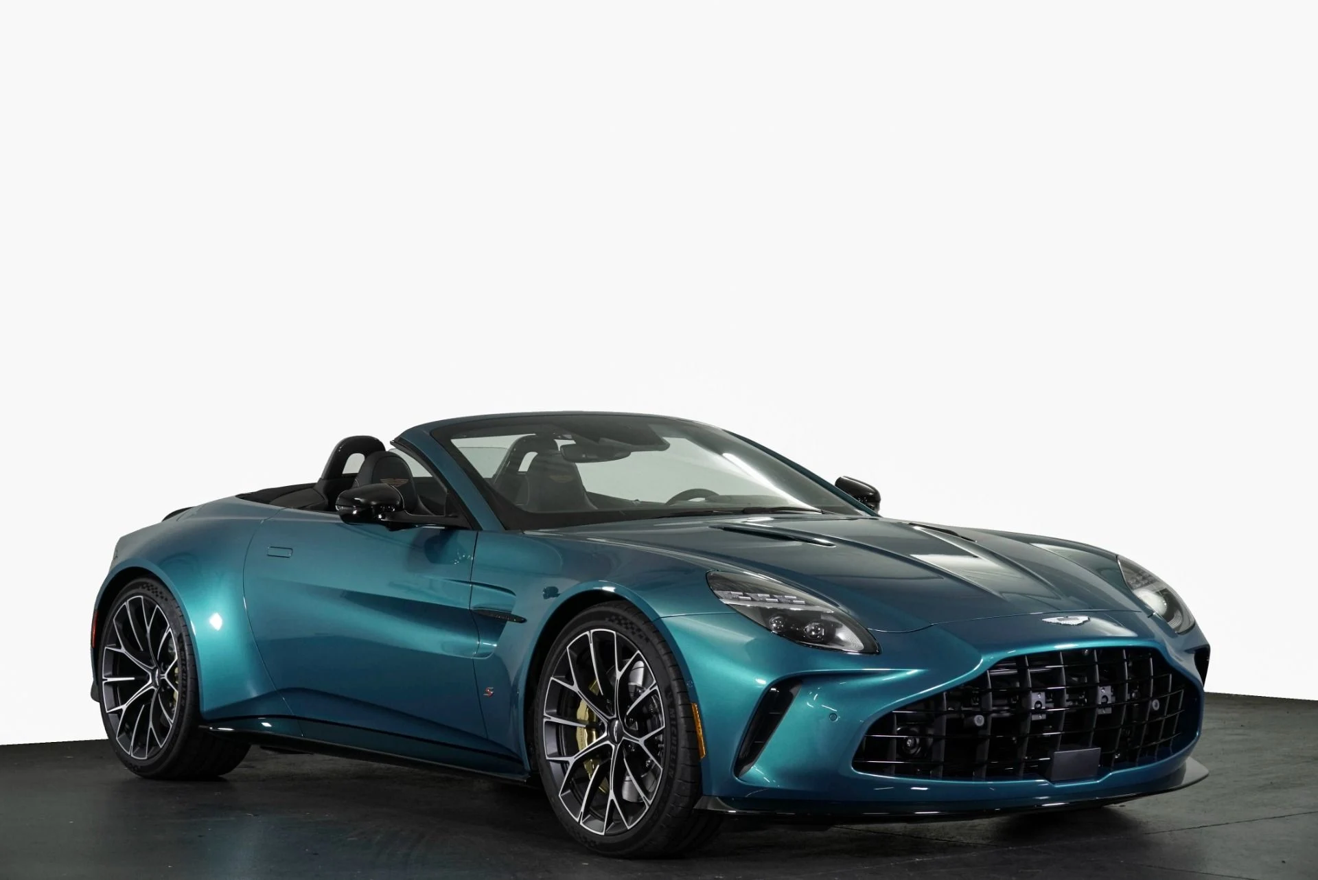 mph021_2305802955_New_2026_Aston_Martin_Vantage_S_1768453655_88bae63634