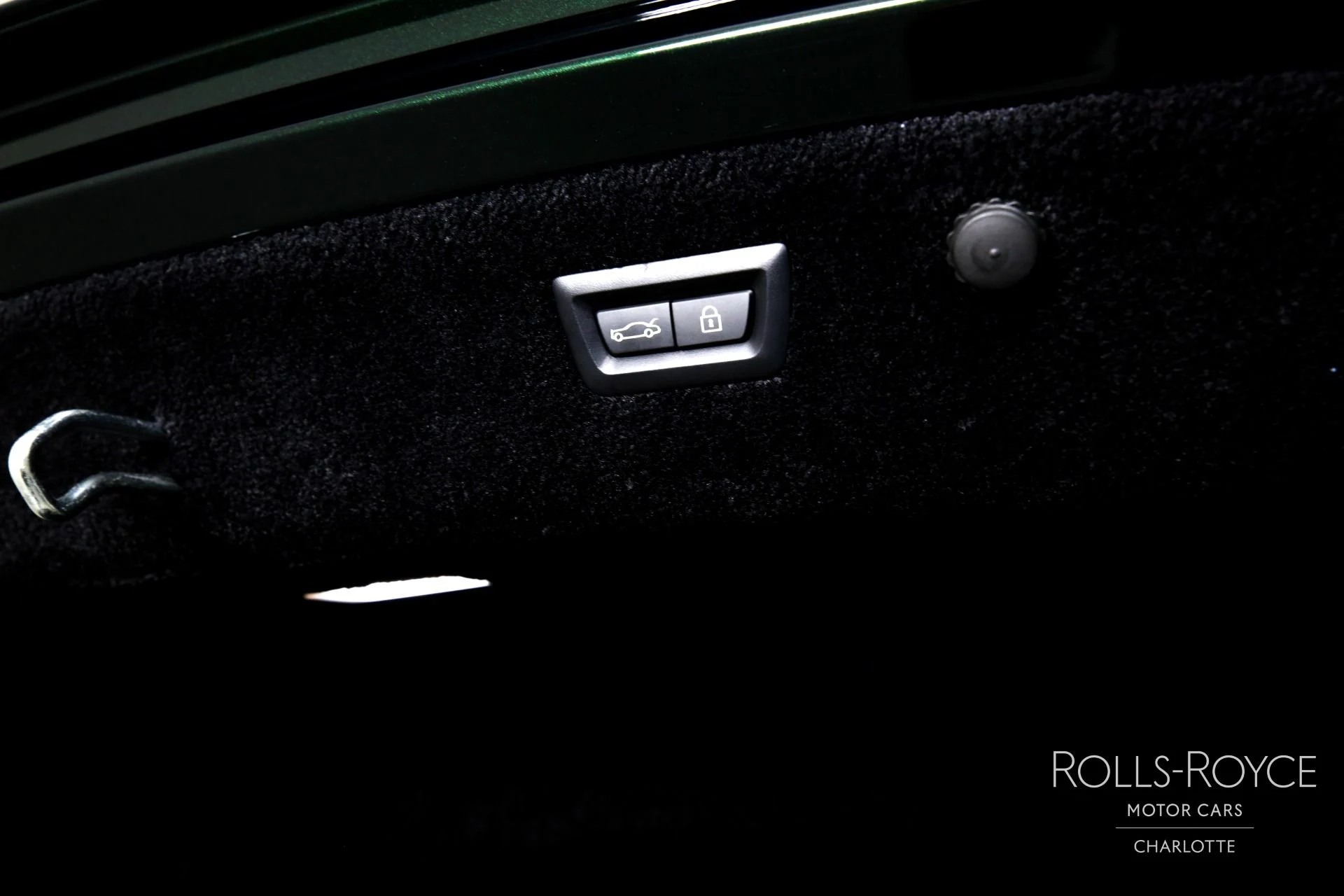 mph021_2313737941_Used_2024_Rolls_Royce_Spectre_1744988373_5165b90917