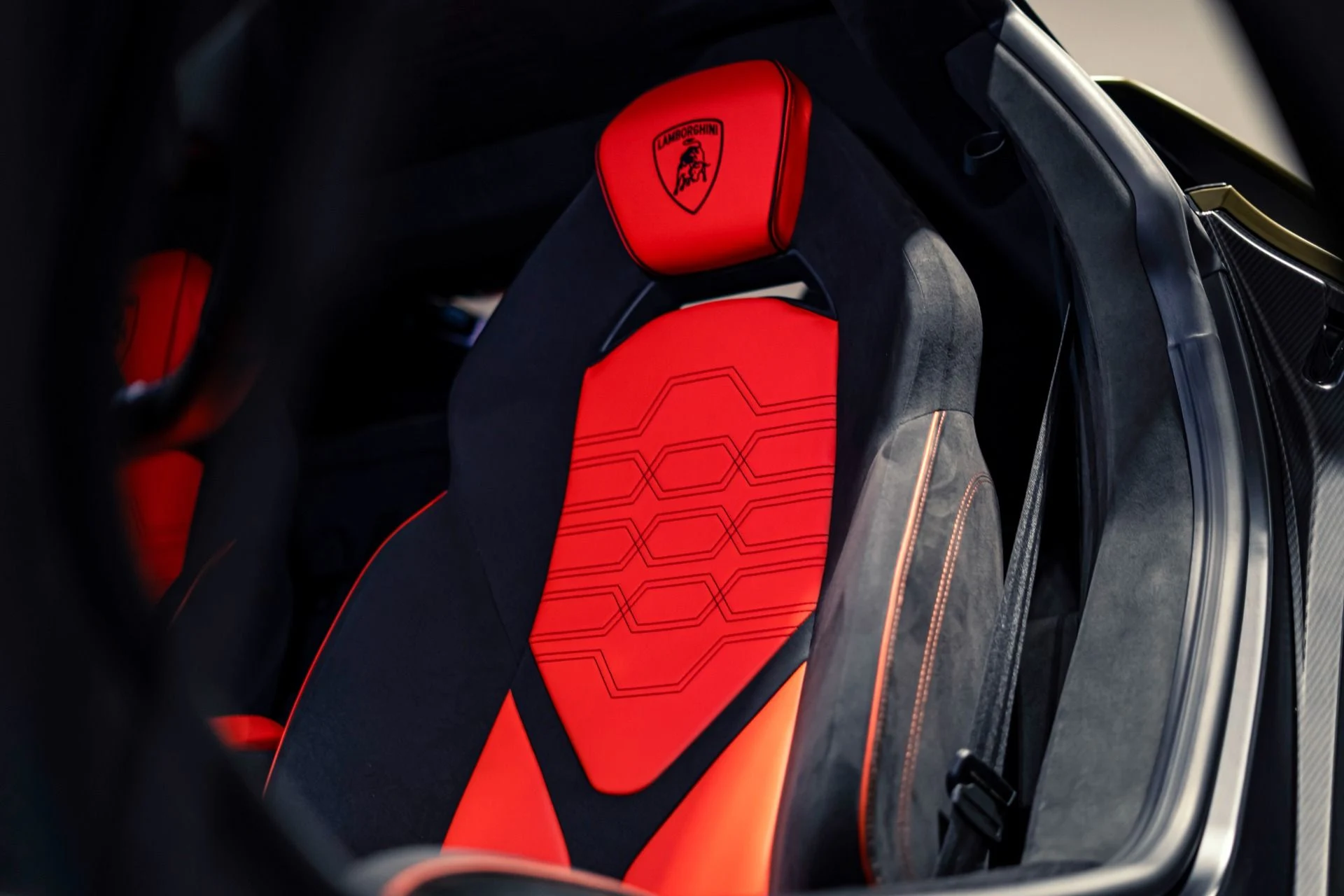 mph021_2315277621_Used_2025_Lamborghini_Revuelto_836_MSRP_Full_Body_PPF_Carbon_Roof_1780087440_9ae72ab201