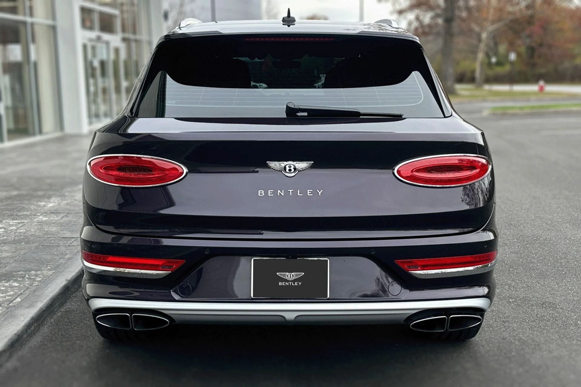 mph021_2318287000_Used_2024_Bentley_Bentayga_EWB_Azure_V8_1763042894_f3baa191b9