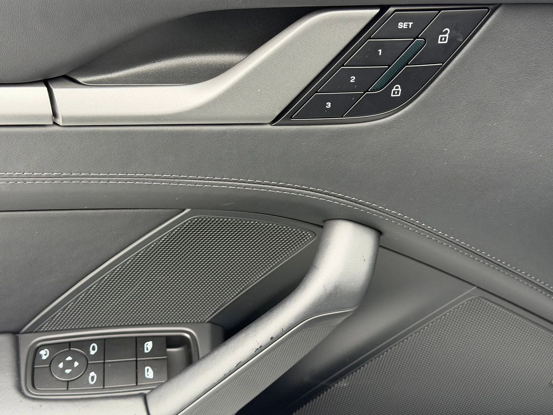 mph021_2326569928_932eb00c424936ca458b72cd54170a1fx_780628ccf2